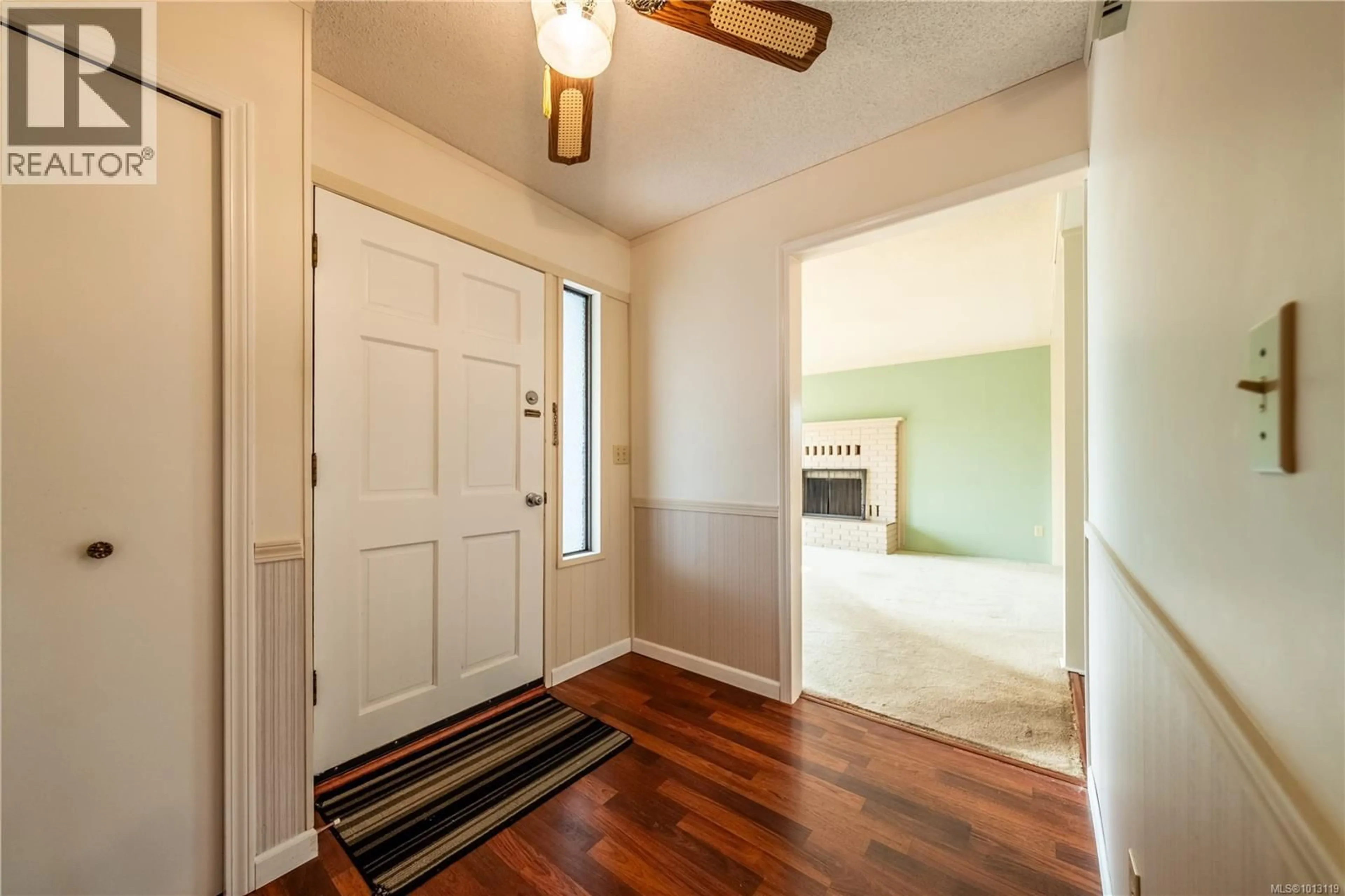 Indoor entryway for 723 PHILLIPS STREET, Parksville British Columbia V9P1A7