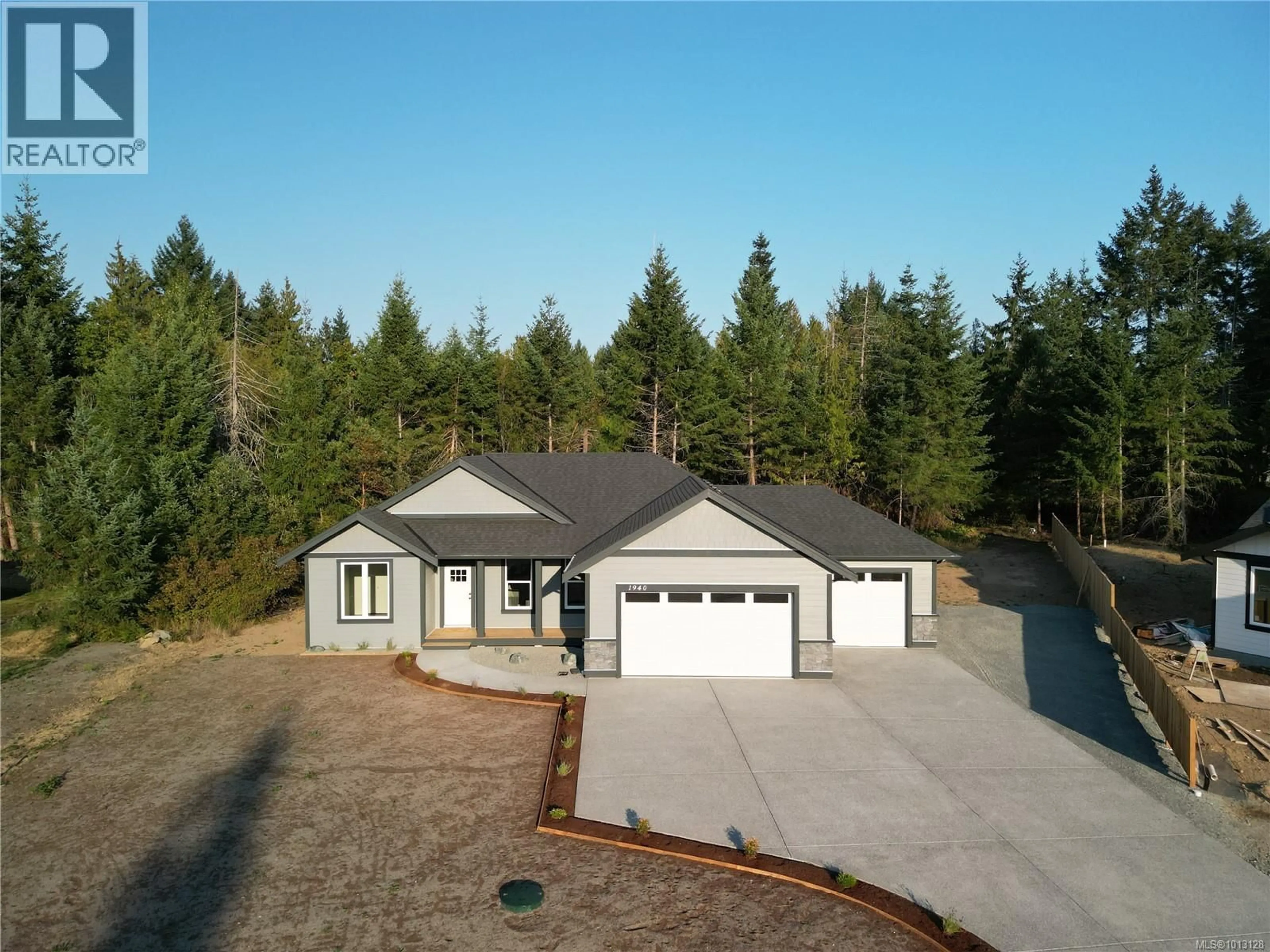A pic from outside/outdoor area/front of a property/back of a property/a pic from drone, unknown for 1940 WOOBANK ROAD, Nanaimo British Columbia V9X1G9