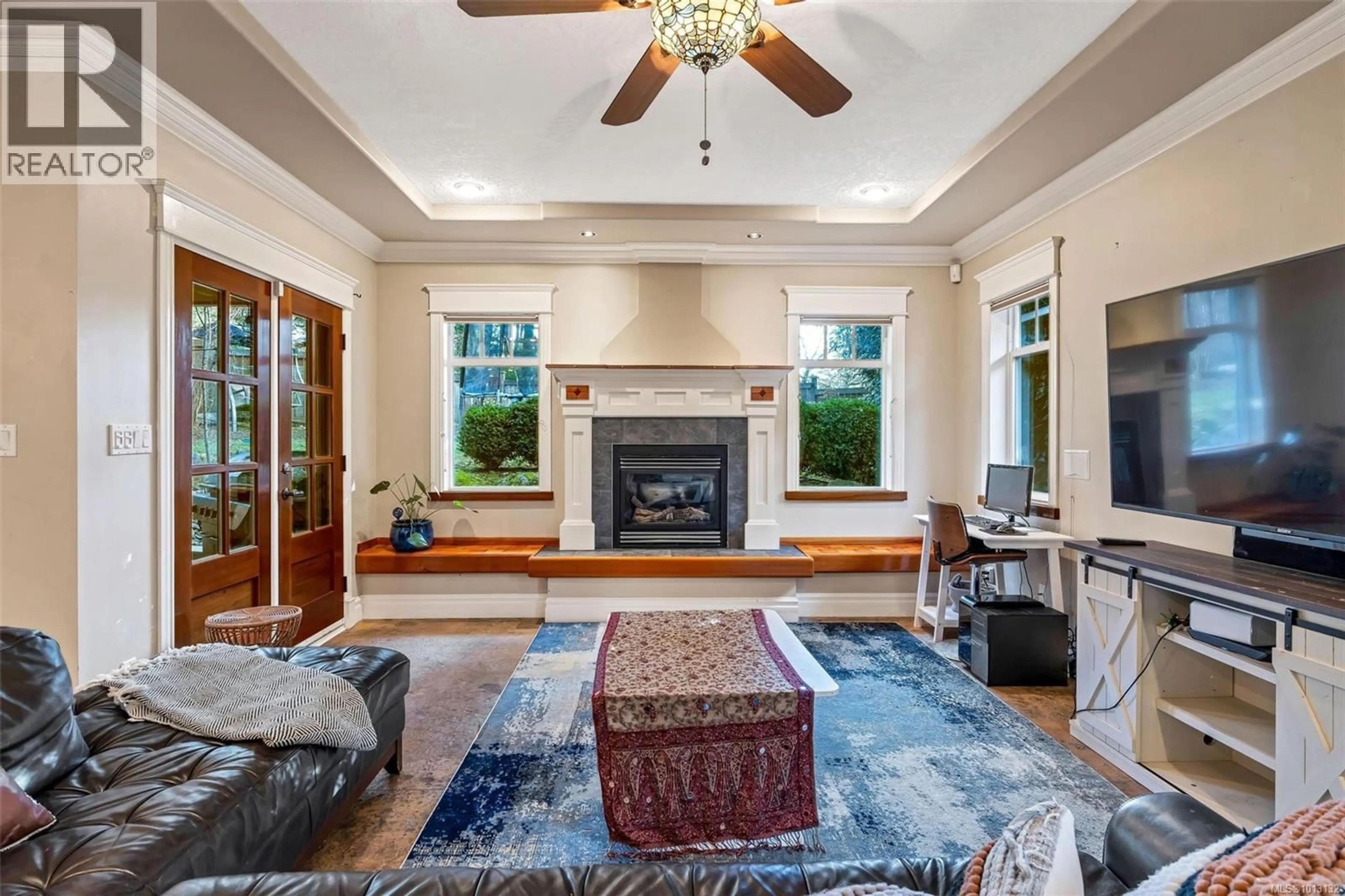 Living room with furniture, unknown for 411 CONWAY ROAD, Saanich British Columbia V9E2B9