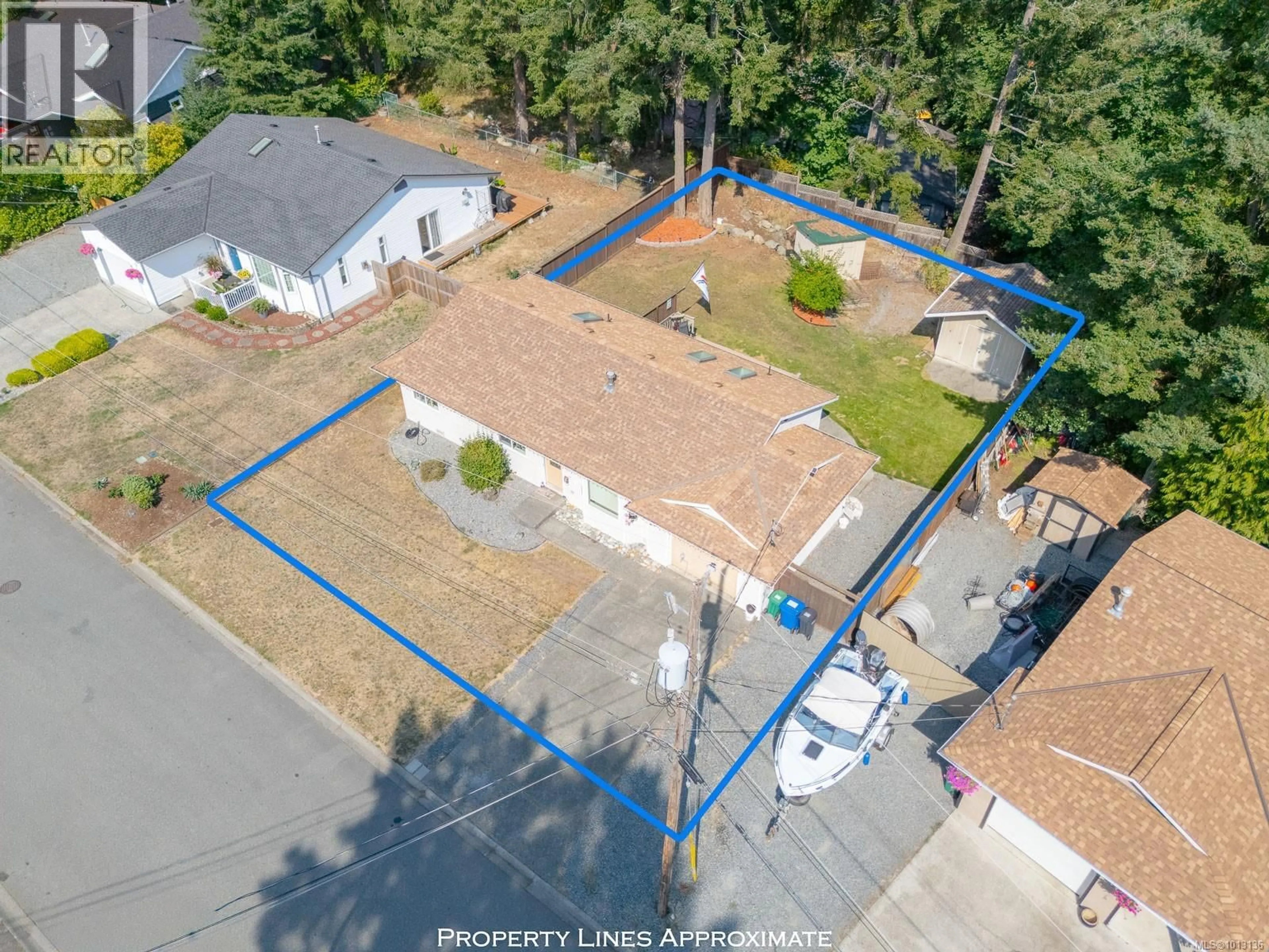 A pic from outside/outdoor area/front of a property/back of a property/a pic from drone, street for 3739 ELWORTHY PLACE, Nanaimo British Columbia V9T5W3