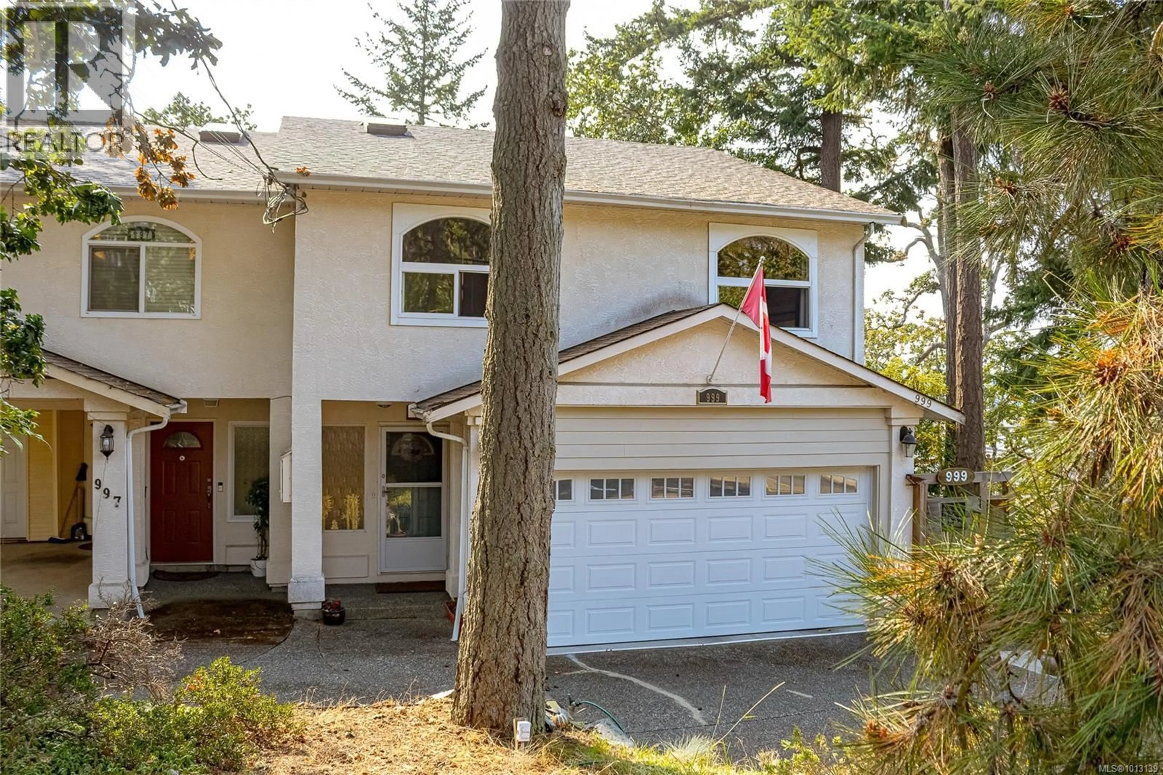 Home with vinyl exterior material, unknown for 999 ADMIRALS ROAD, Esquimalt British Columbia V9A2P1