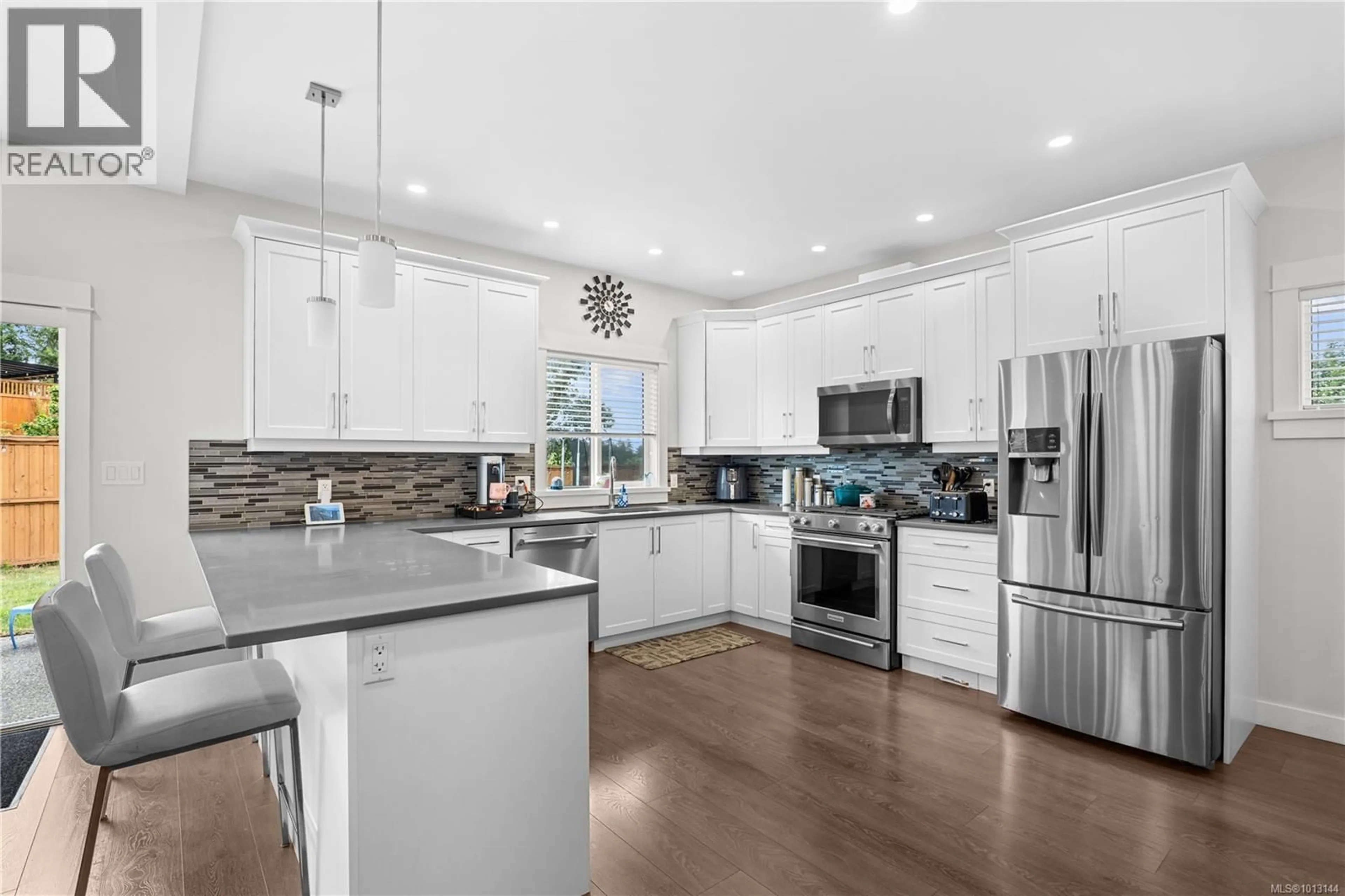 Open concept kitchen, ceramic/tile floor for 2401 LUND ROAD, View Royal British Columbia V9B0S9