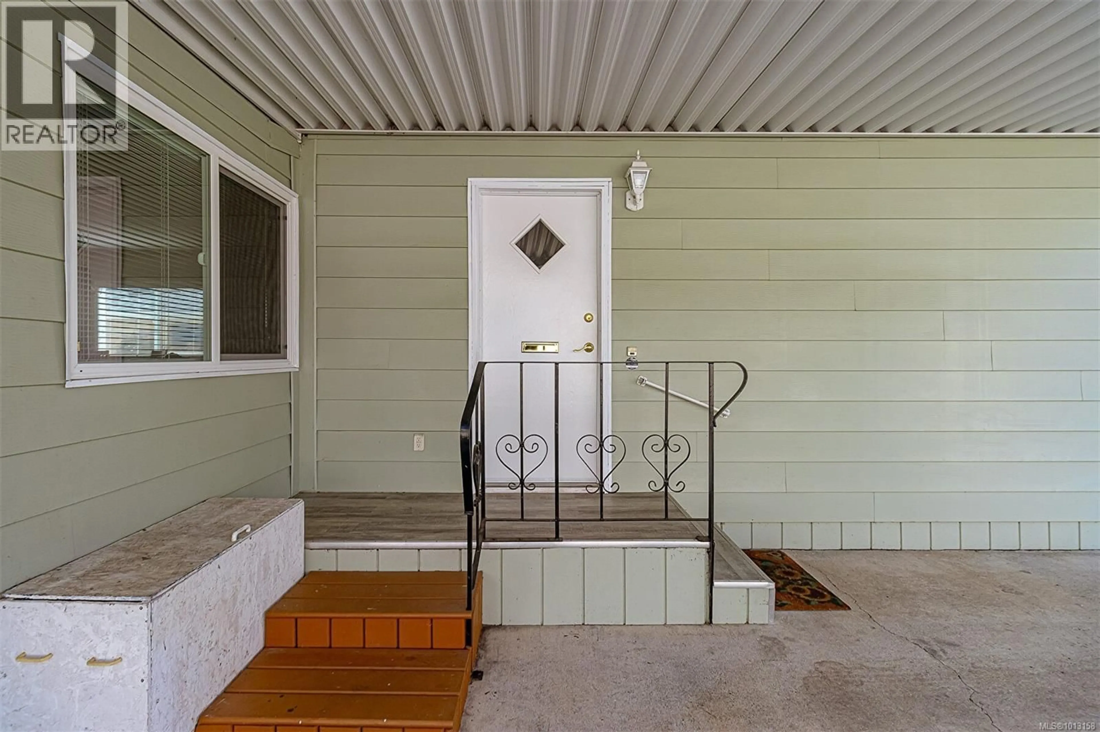 Indoor entryway for 9359 TRAILCREEK DRIVE, Sidney British Columbia V8L4M4