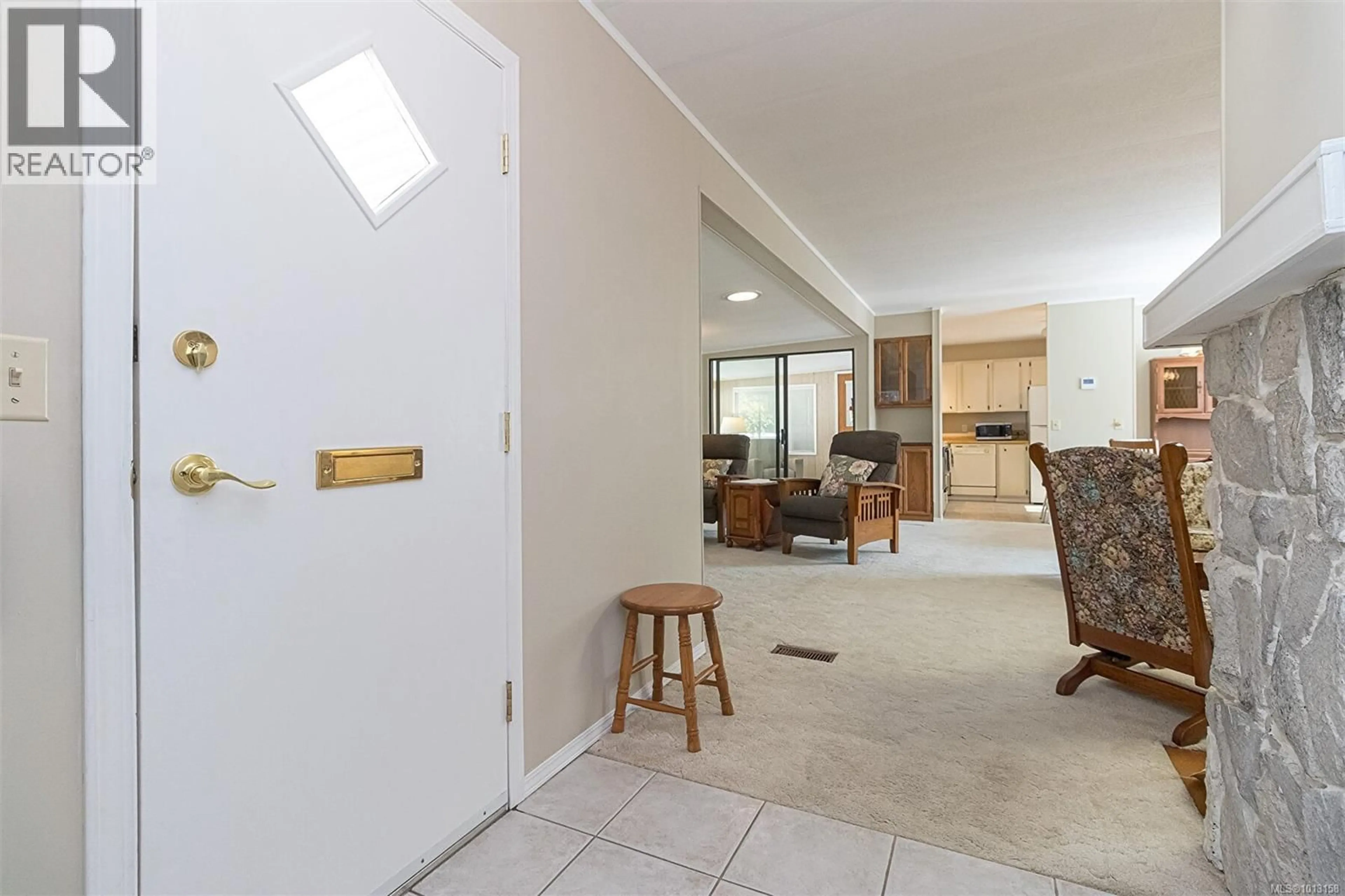 Indoor foyer for 9359 TRAILCREEK DRIVE, Sidney British Columbia V8L4M4