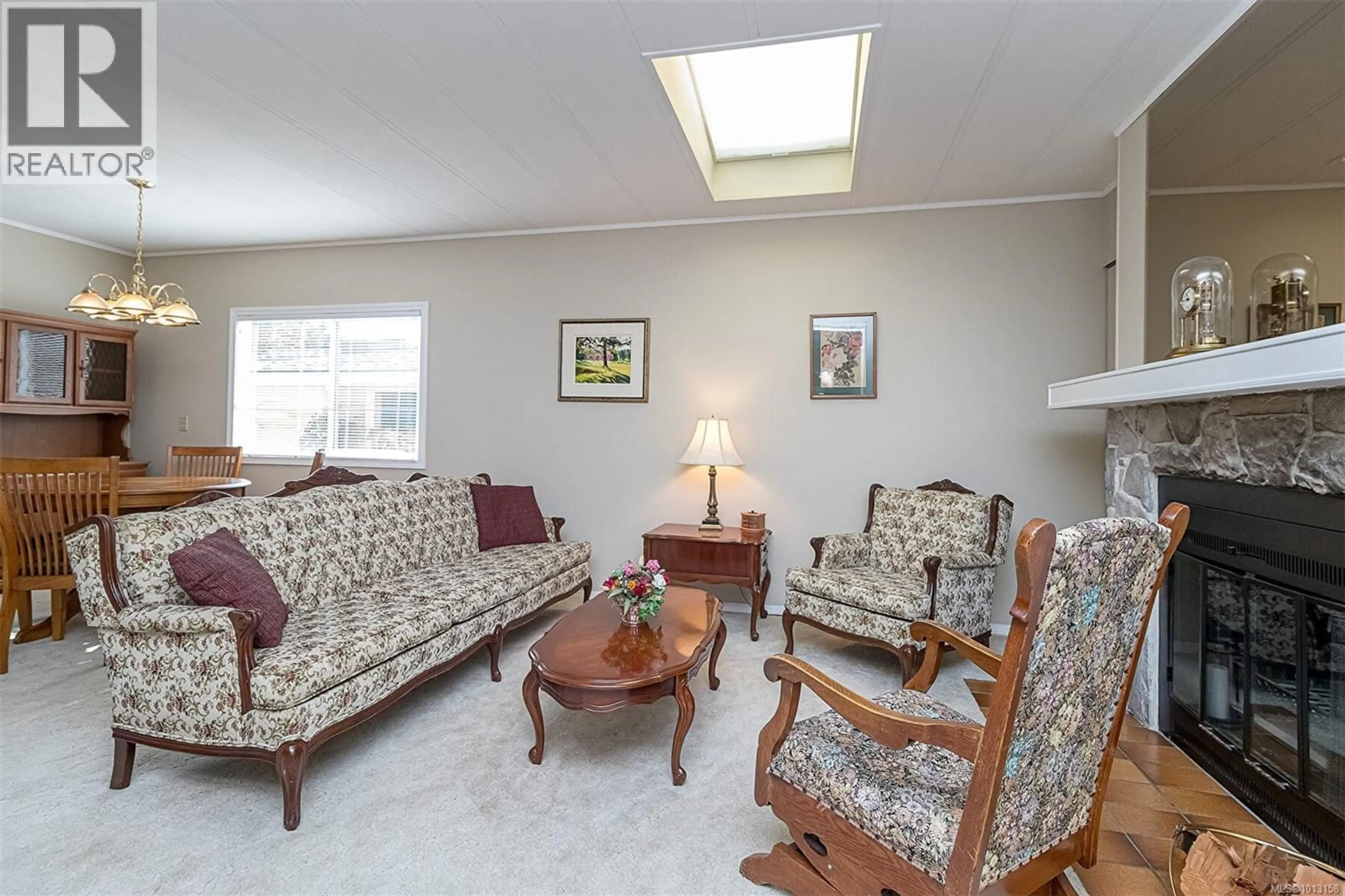 Living room with furniture, unknown for 9359 TRAILCREEK DRIVE, Sidney British Columbia V8L4M4