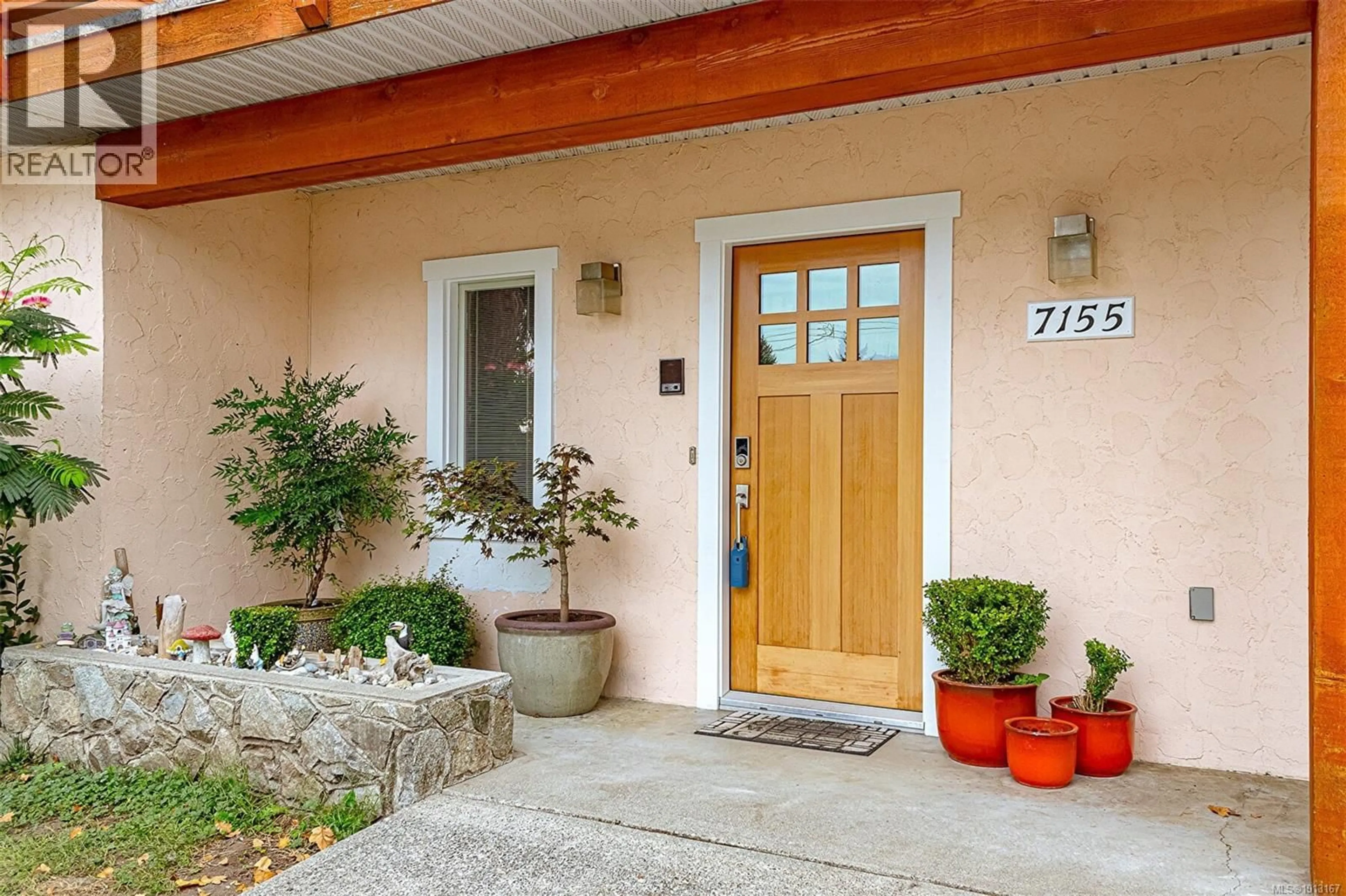 Indoor entryway for 7155 BRENTWOOD DRIVE, Central Saanich British Columbia V8M1B7