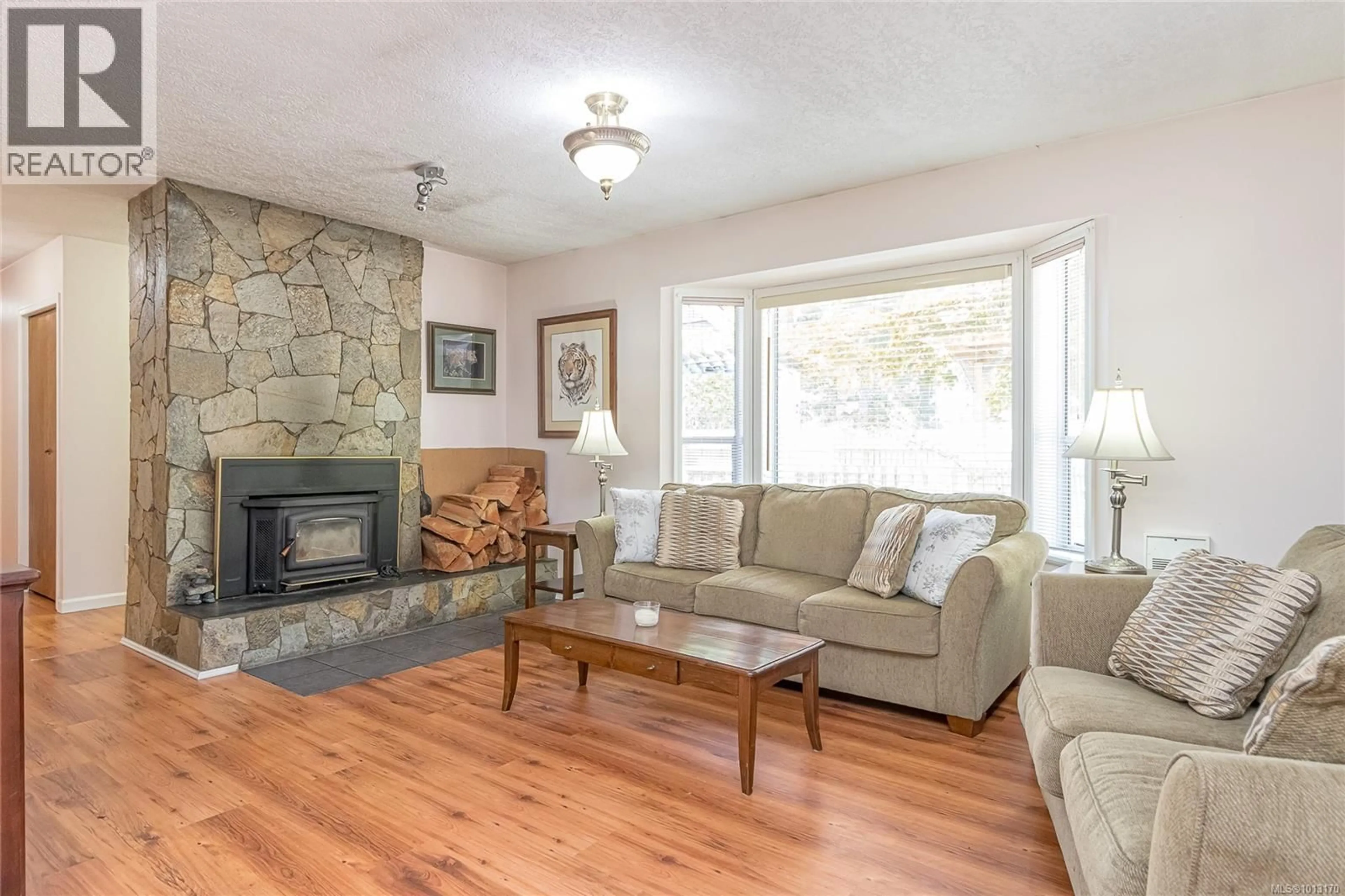 Living room with furniture, unknown for 483 CORCAN ROAD, Qualicum Beach British Columbia V9K2E9