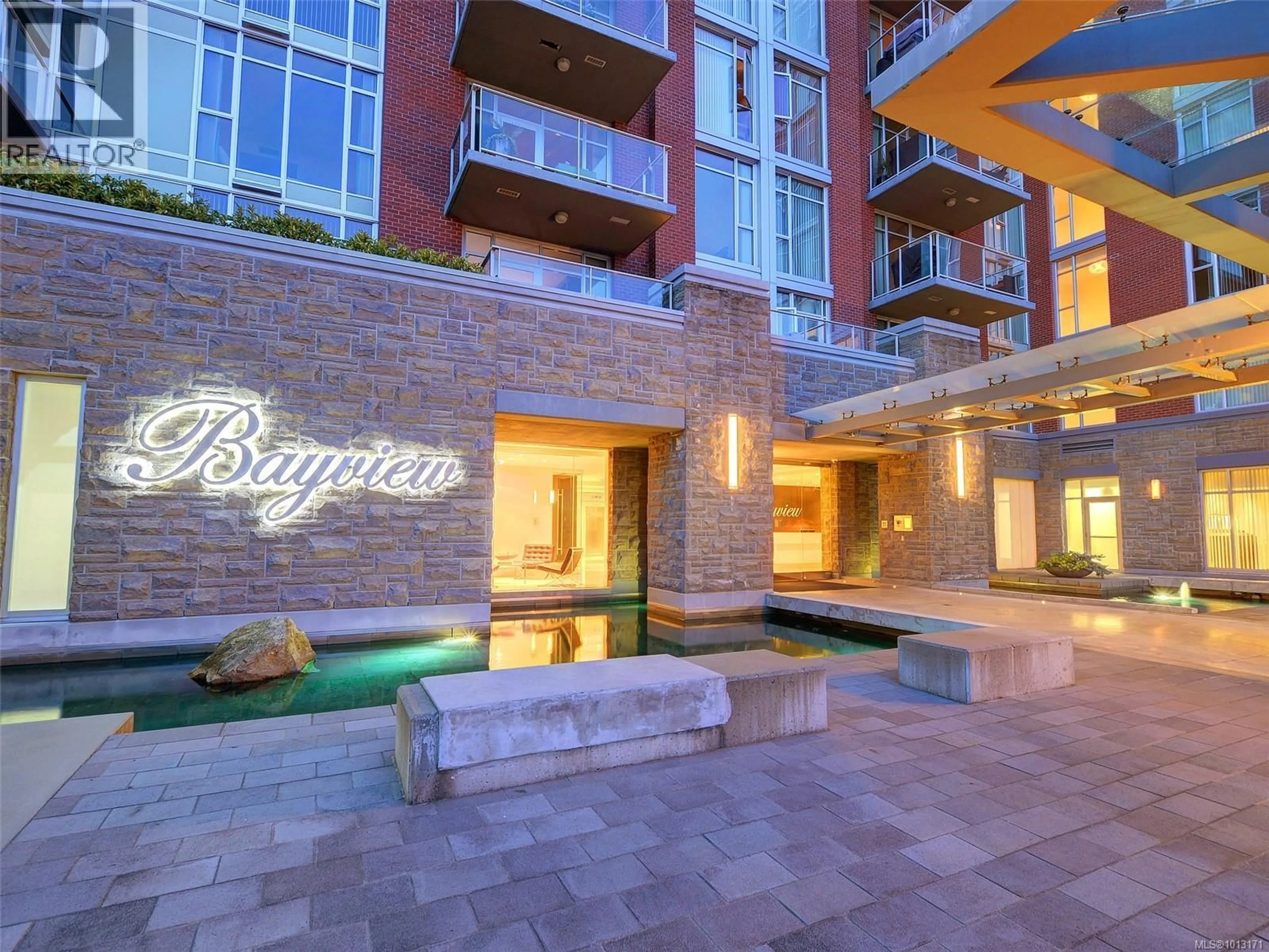 Indoor foyer for 510 - 100 SAGHALIE ROAD, Victoria British Columbia V9A0A1