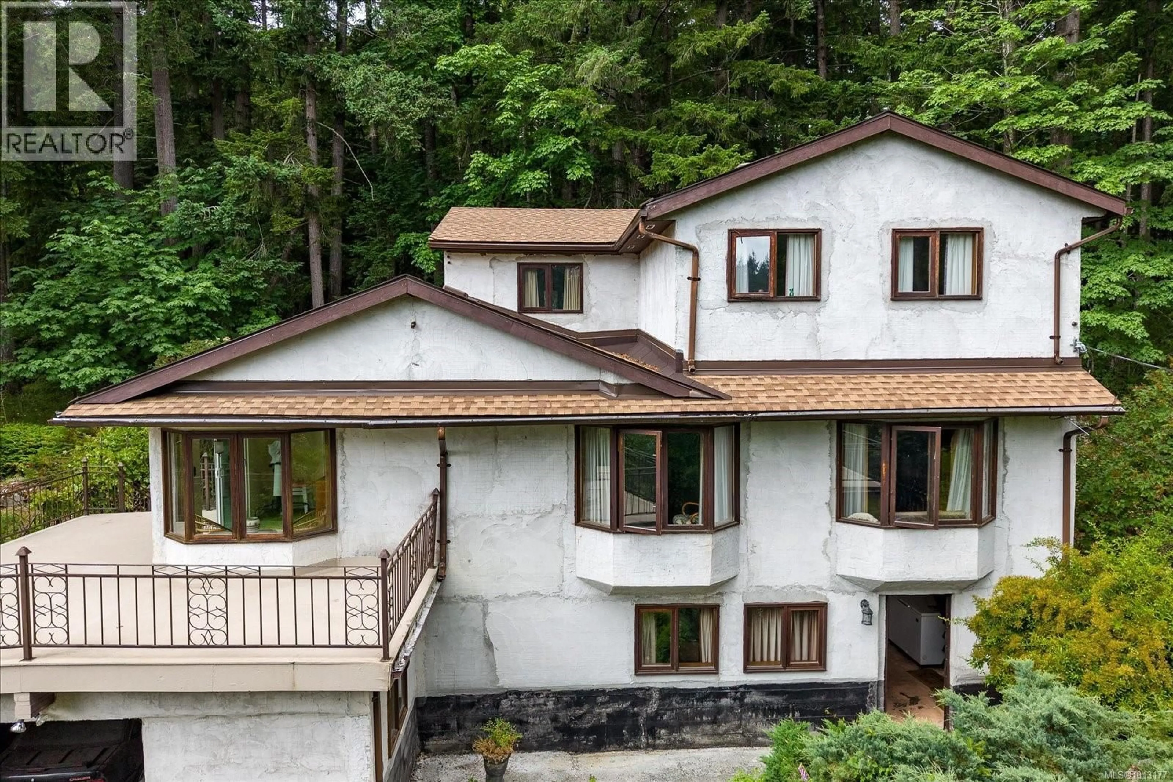 A pic from outside/outdoor area/front of a property/back of a property/a pic from drone, building for 7458 ROSEVEAR ROAD, Duncan British Columbia V9L5Z8