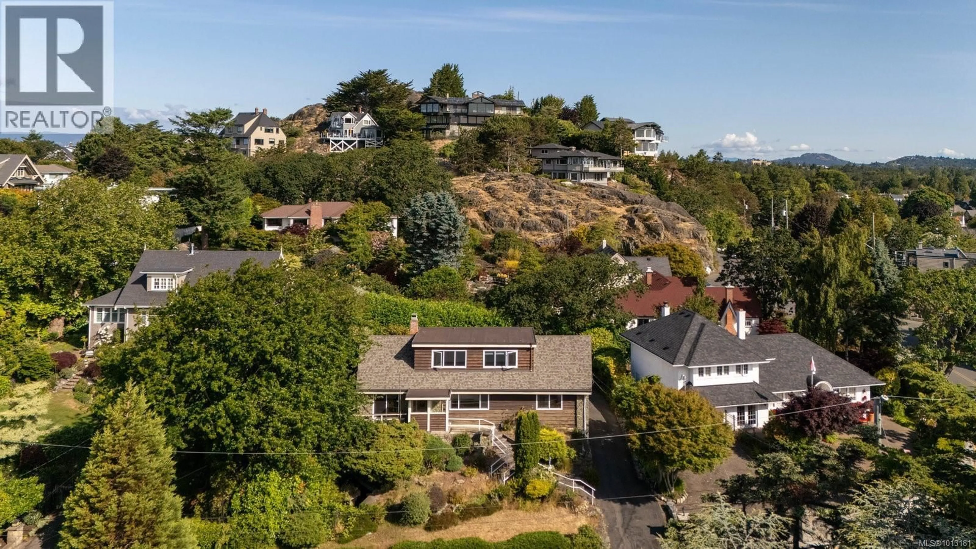 A pic from outside/outdoor area/front of a property/back of a property/a pic from drone, mountain view for 280 KING GEORGE TERRACE, Oak Bay British Columbia V8S2K2