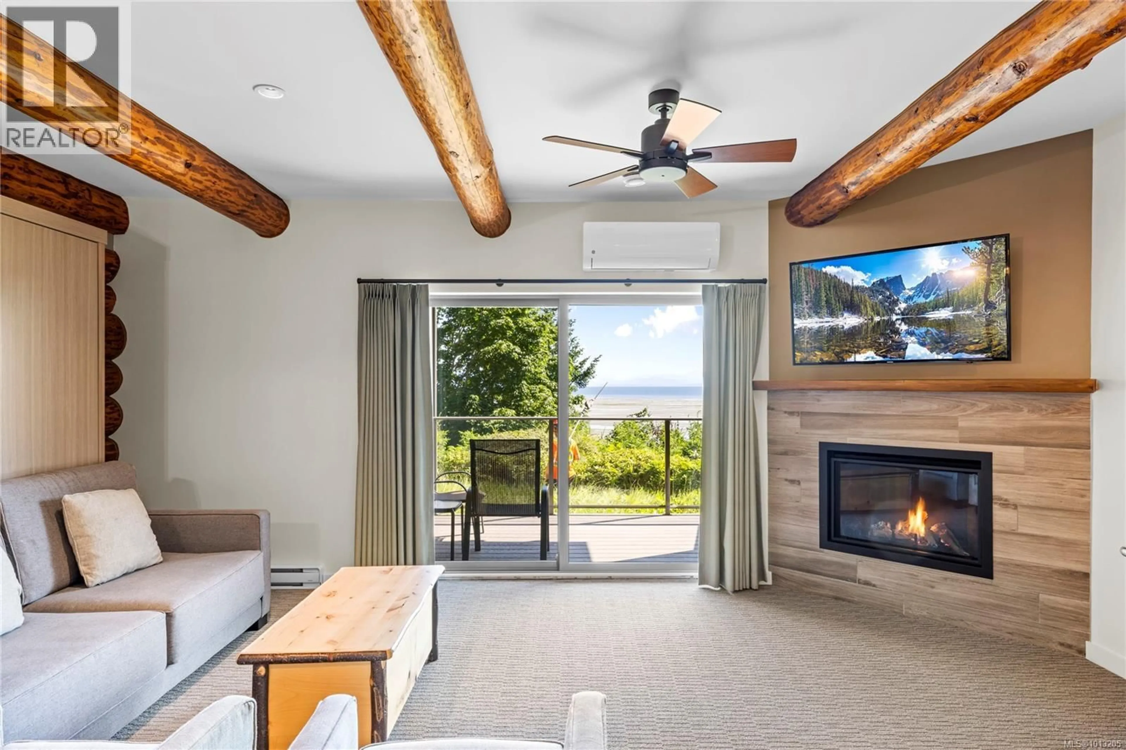 Living room with furniture, unknown for 130 - 1155 RESORT DRIVE, Parksville British Columbia V9P2E3