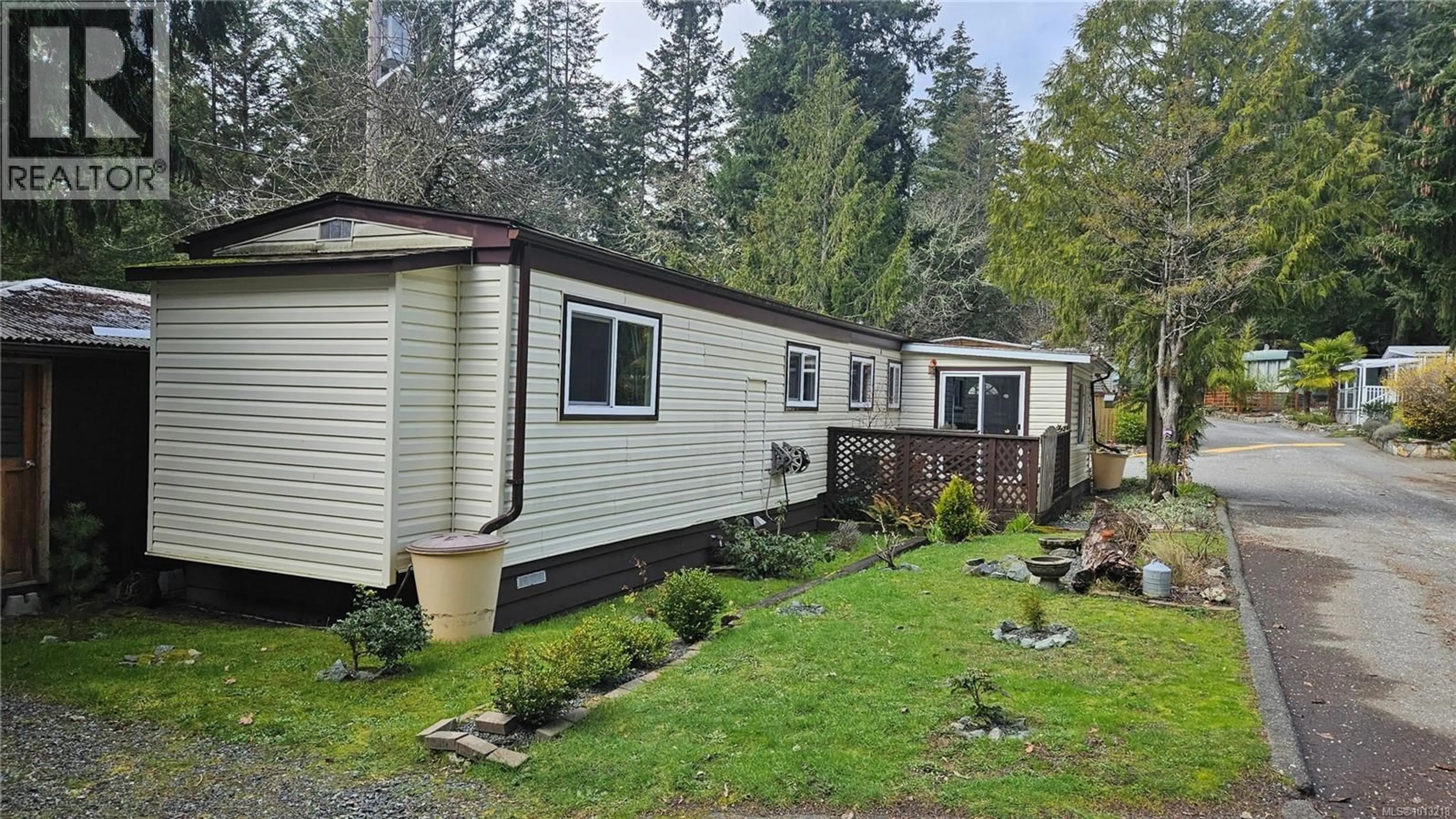 Home with vinyl exterior material, unknown for 29 - 2500 FLORENCE LAKE ROAD, Langford British Columbia V9C3T1
