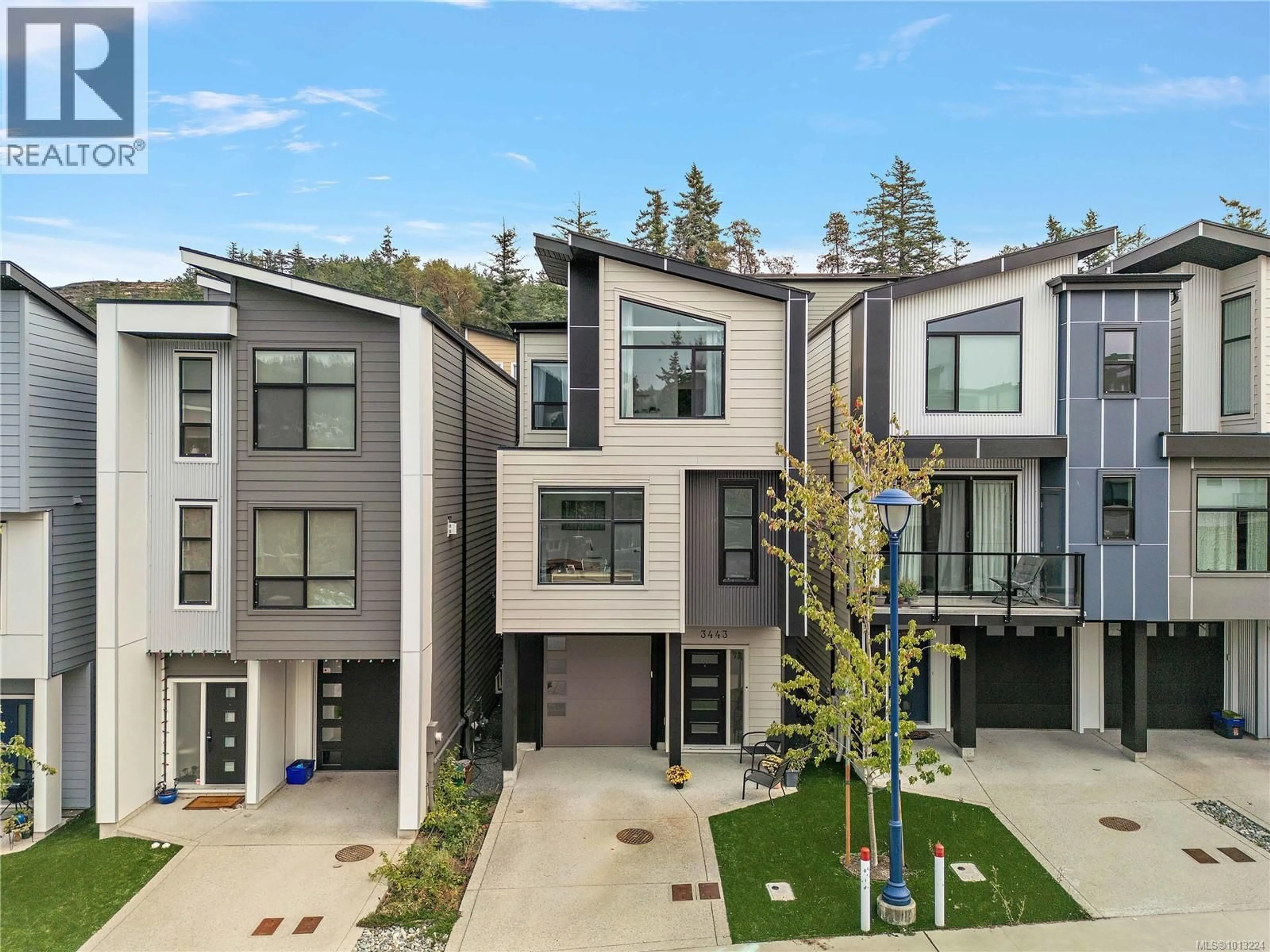 A pic from outside/outdoor area/front of a property/back of a property/a pic from drone, street for 3443 VISION WAY, Langford British Columbia V9C0C4