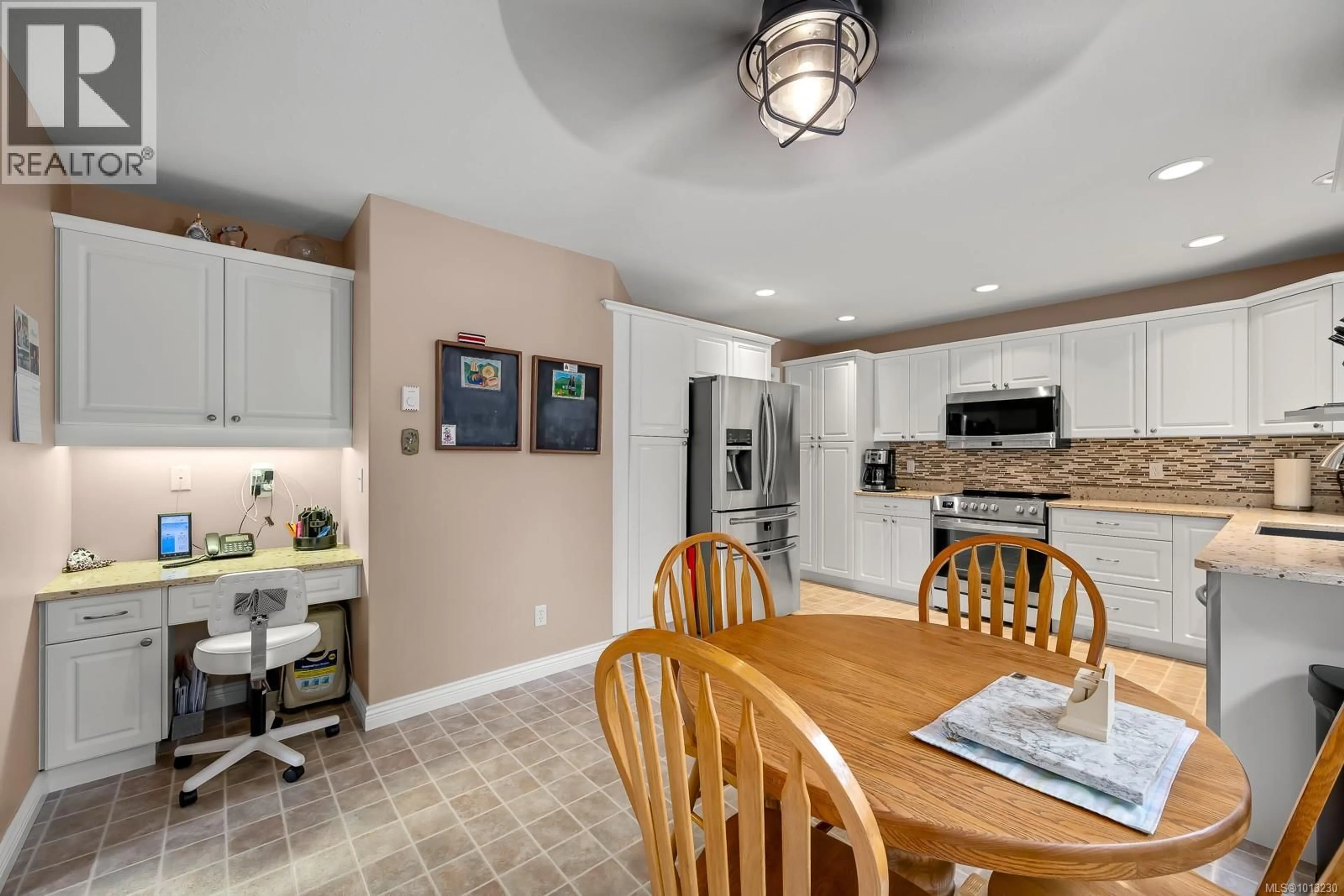 Open concept kitchen, ceramic/tile floor for 2467 WALBRAN PLACE, Courtenay British Columbia V9N9W9