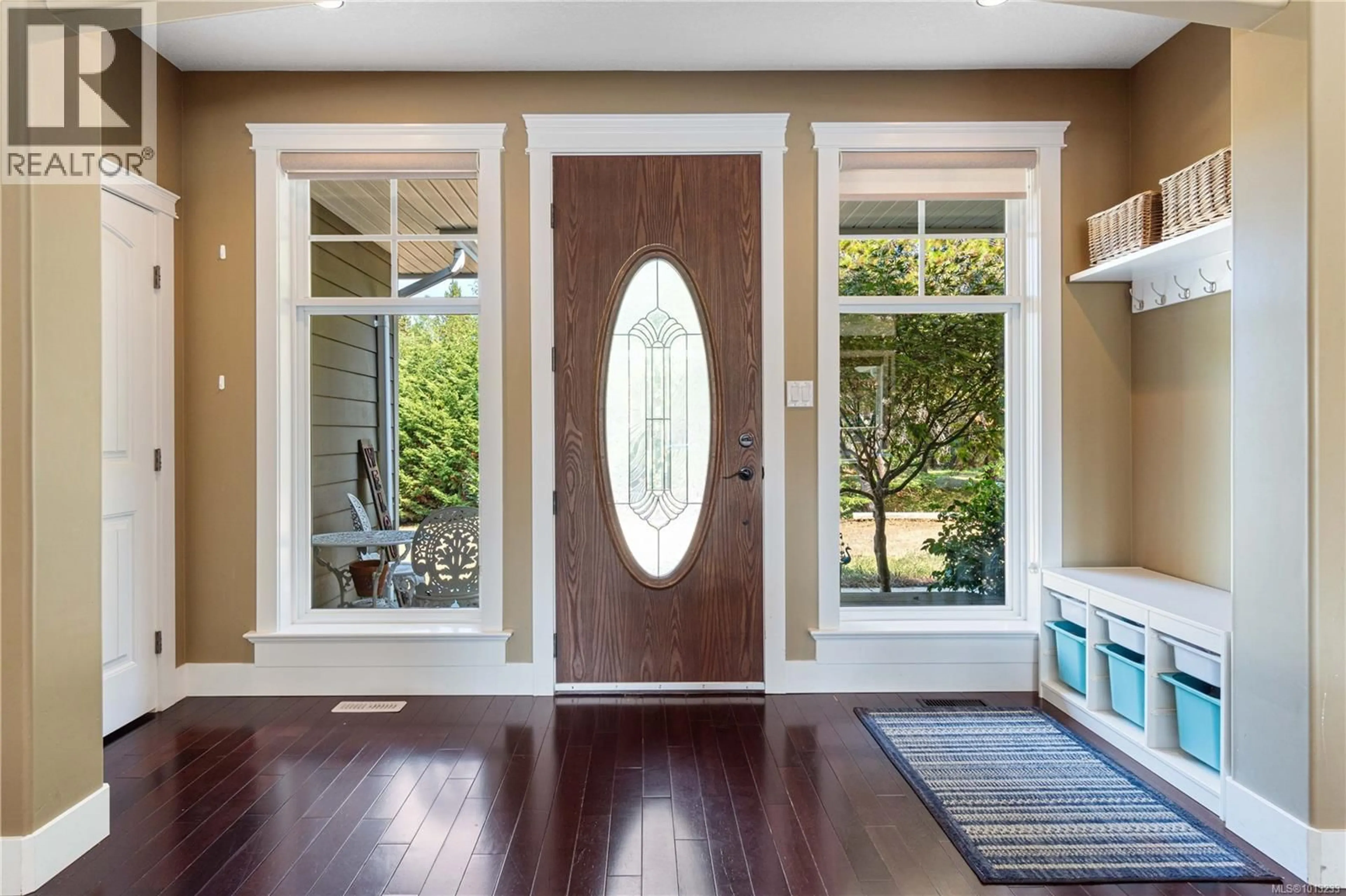 Indoor entryway for 1209 COURTNEY ROAD, Errington British Columbia V0R1V0