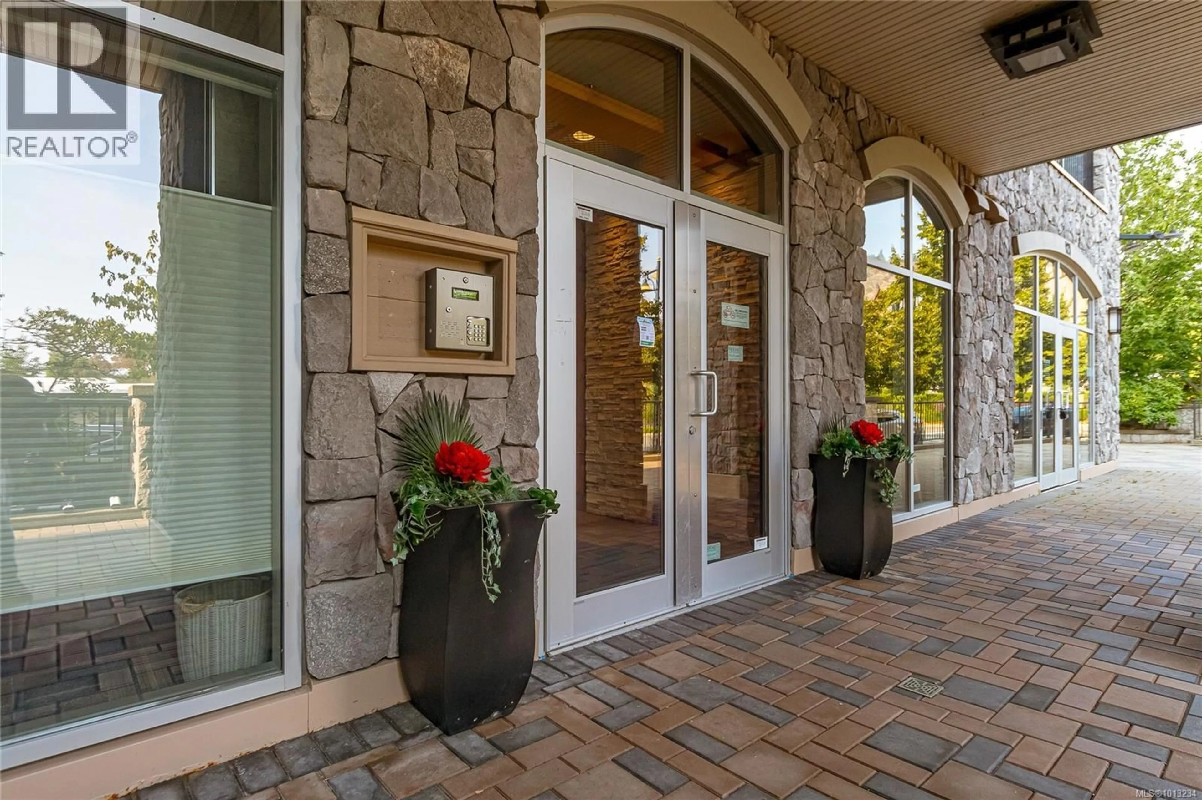 Unknown for 303 - 1325 BEAR MOUNTAIN PARKWAY, Langford British Columbia V9B6T8