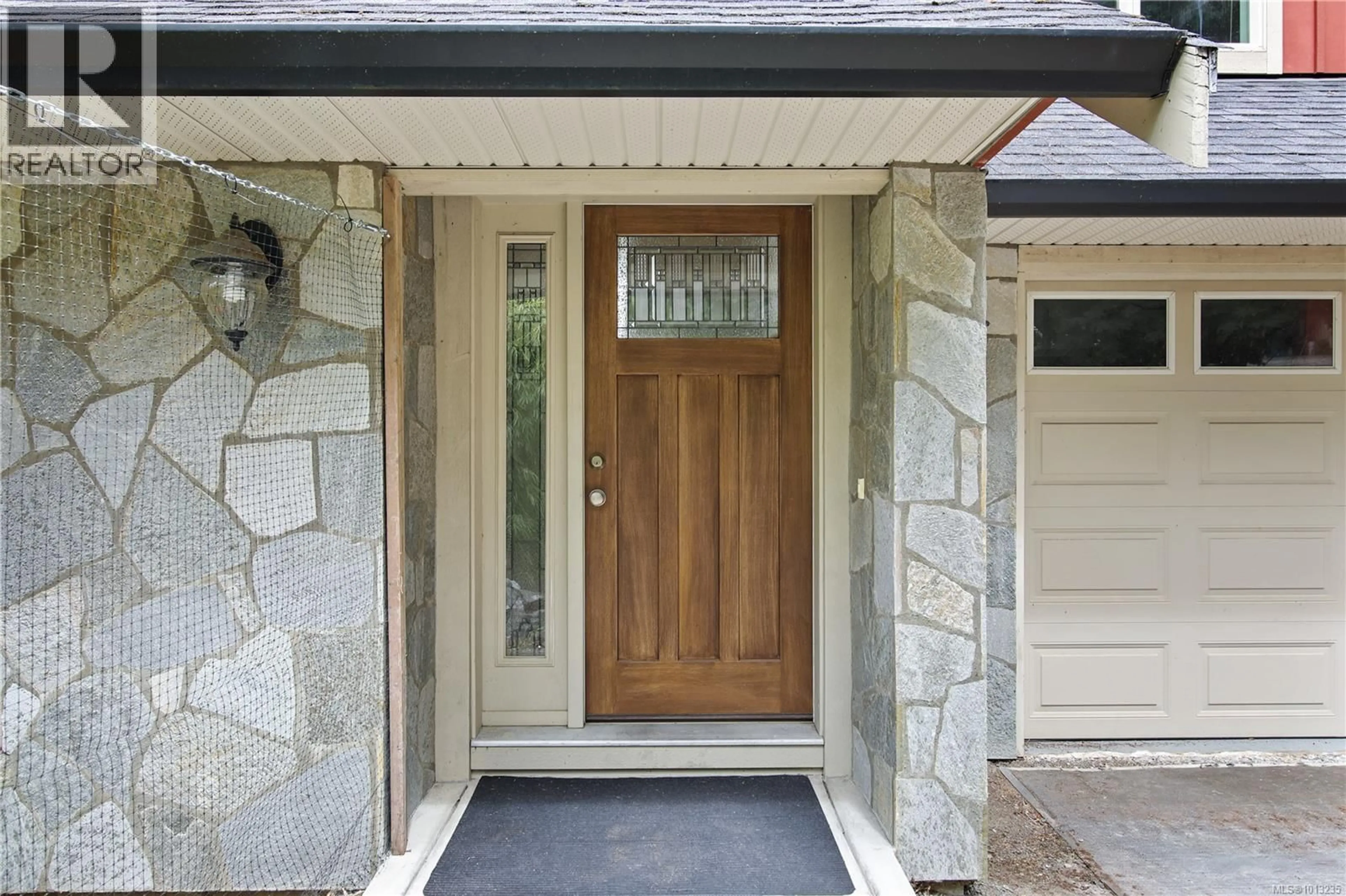 Indoor entryway for 1765 SHAWNIGAN LAKE ROAD, Shawnigan Lake British Columbia V0R2W2
