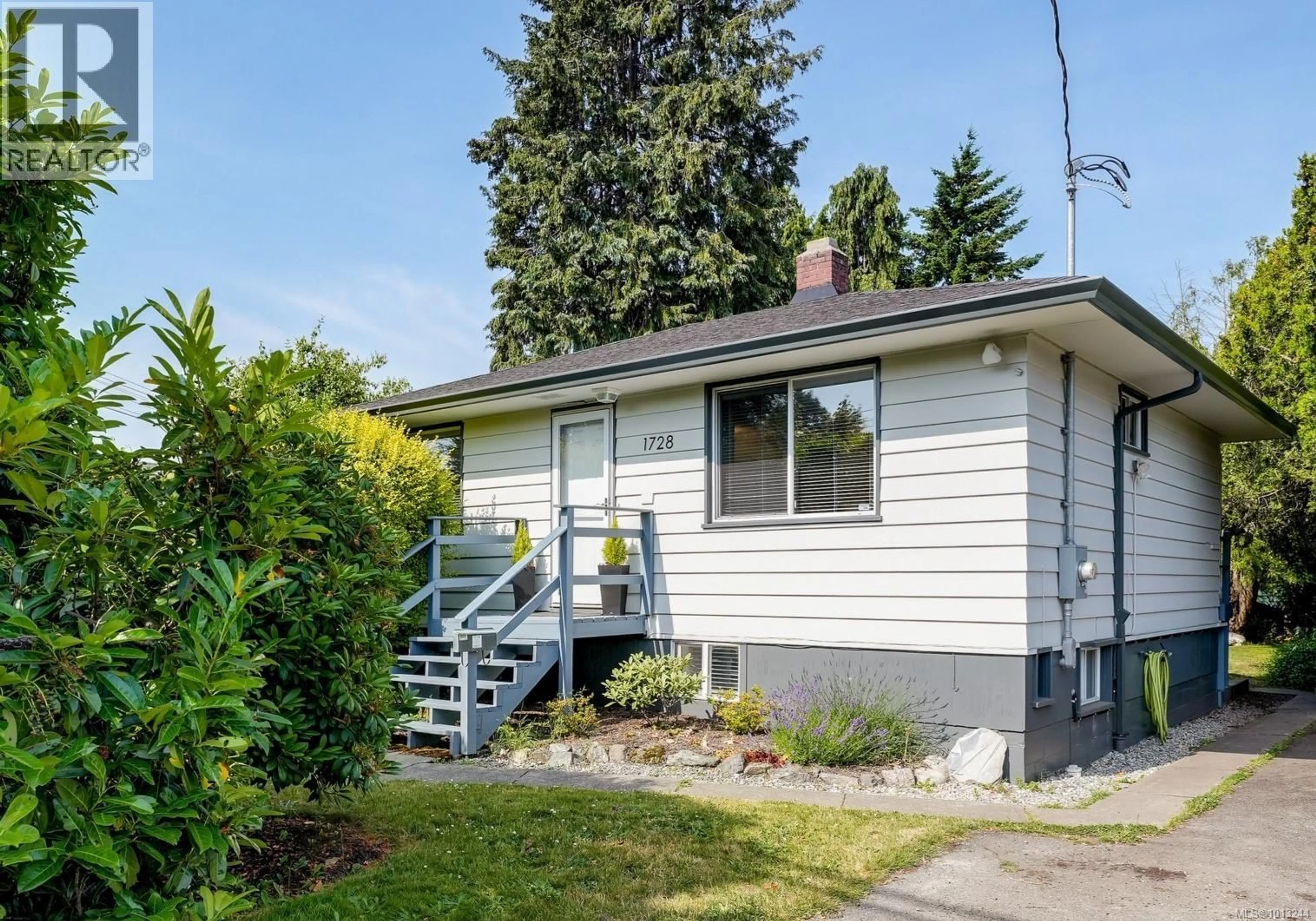 Home with vinyl exterior material, street for 1728 FOUL BAY ROAD, Victoria British Columbia V8R5A4