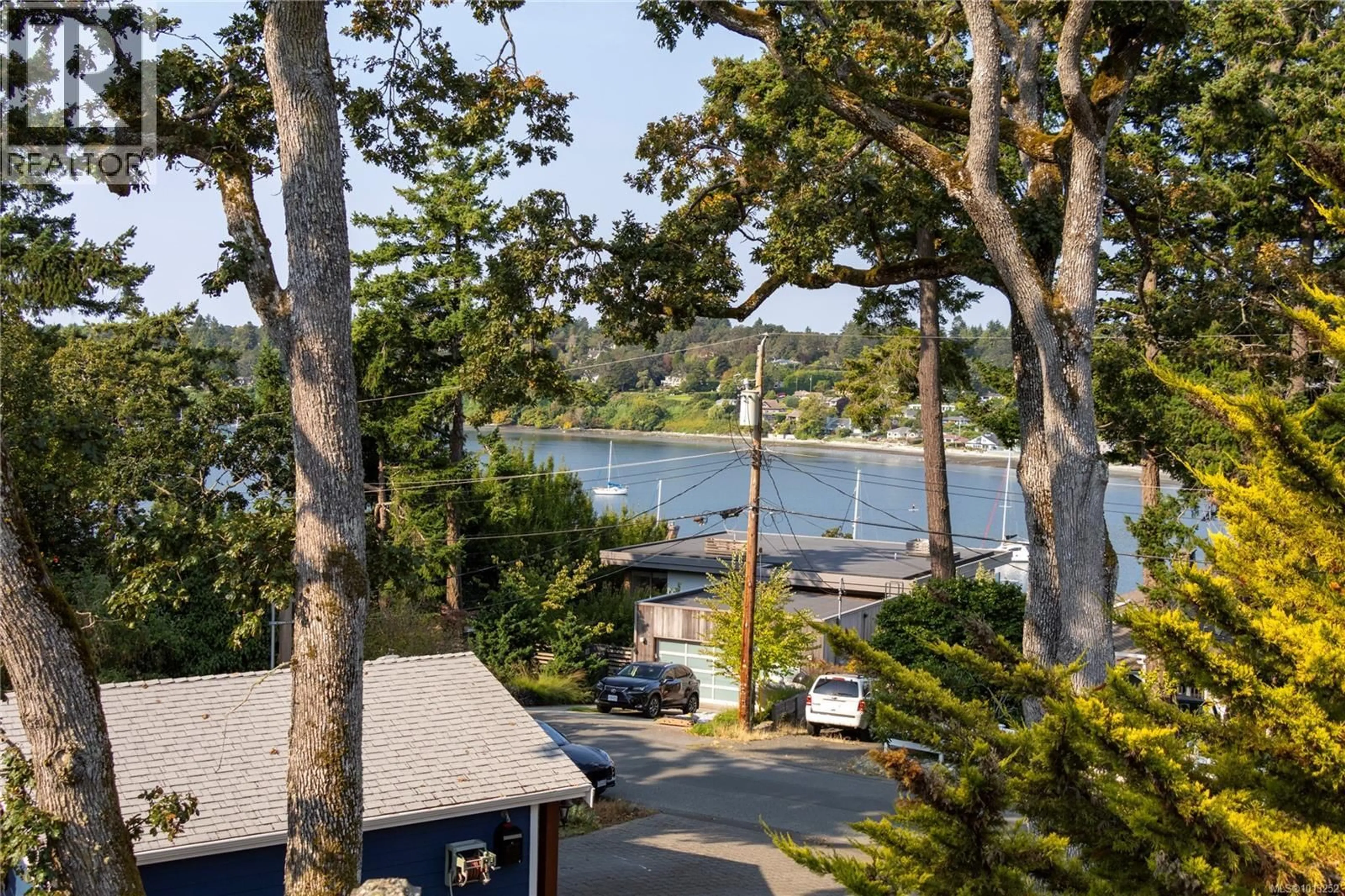 Patio, water/lake/river/ocean view for 2710 SEA VIEW ROAD, Saanich British Columbia V8N1K8