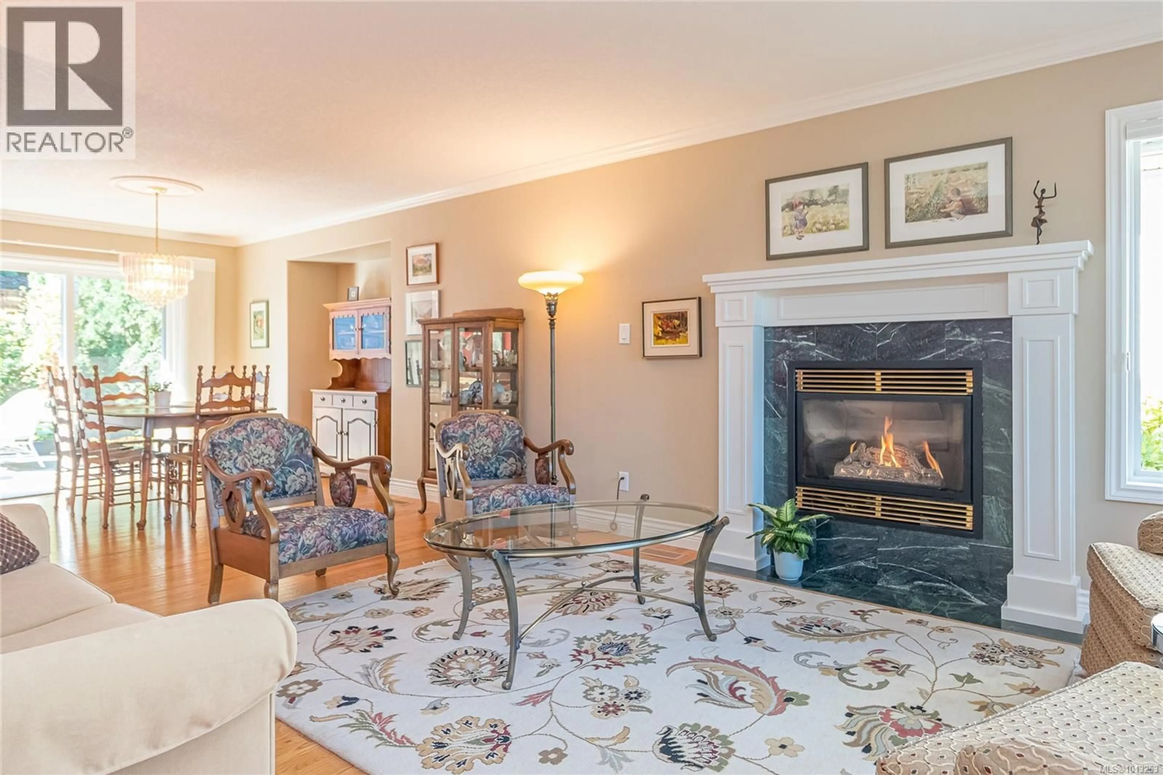 Living room with furniture, unknown for 953 DAVIDSON ROAD, Ladysmith British Columbia V9G1P9
