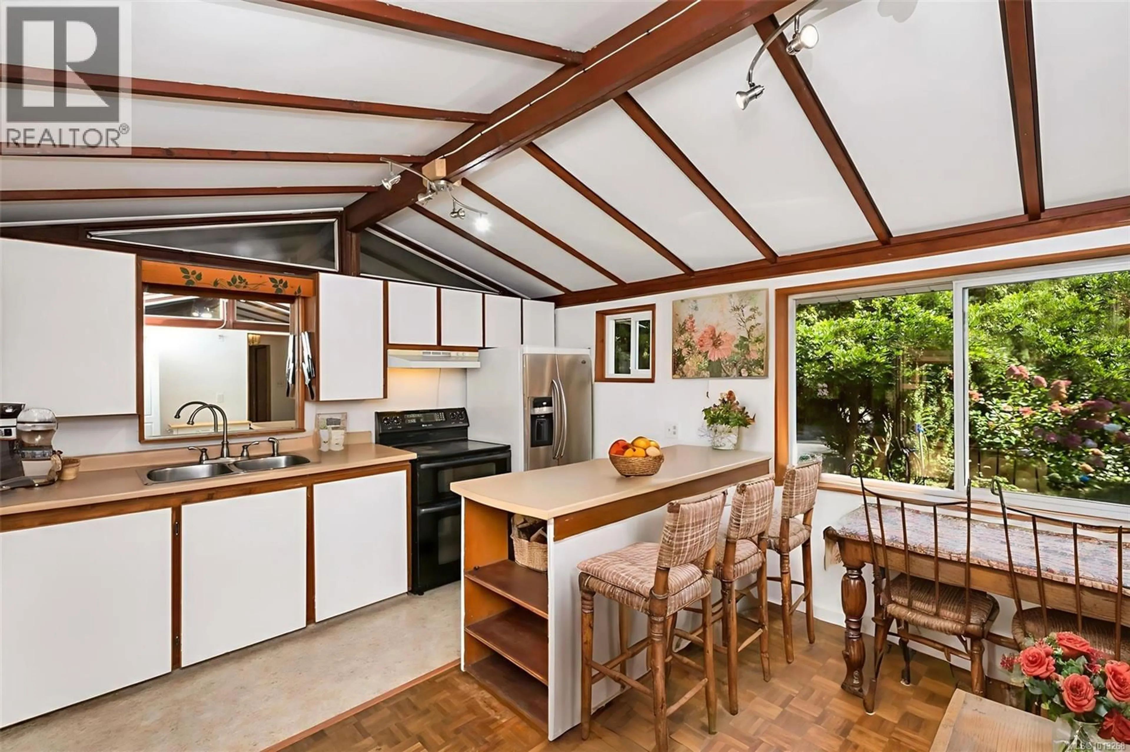 Open concept kitchen, ceramic/tile floor for 3840 TELEGRAPH ROAD, Cobble Hill British Columbia V0R1L4