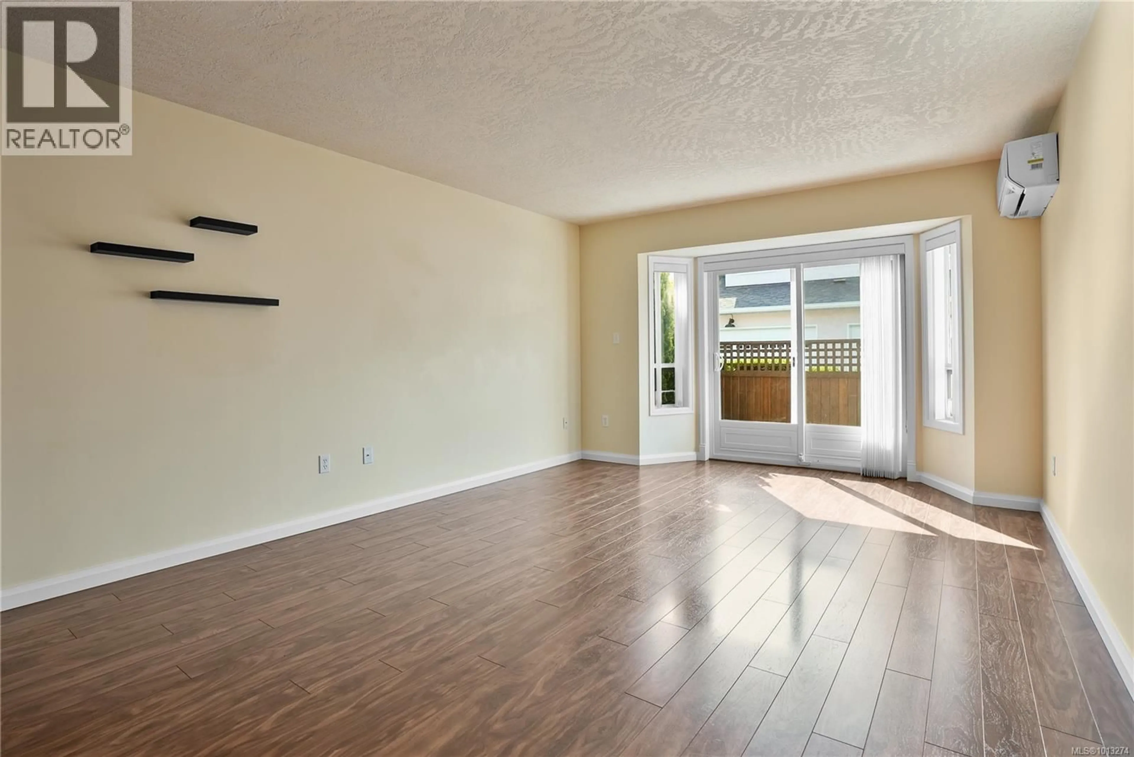 A pic of a room for 10 - 10055 FIFTH STREET, Sidney British Columbia V8L2X8