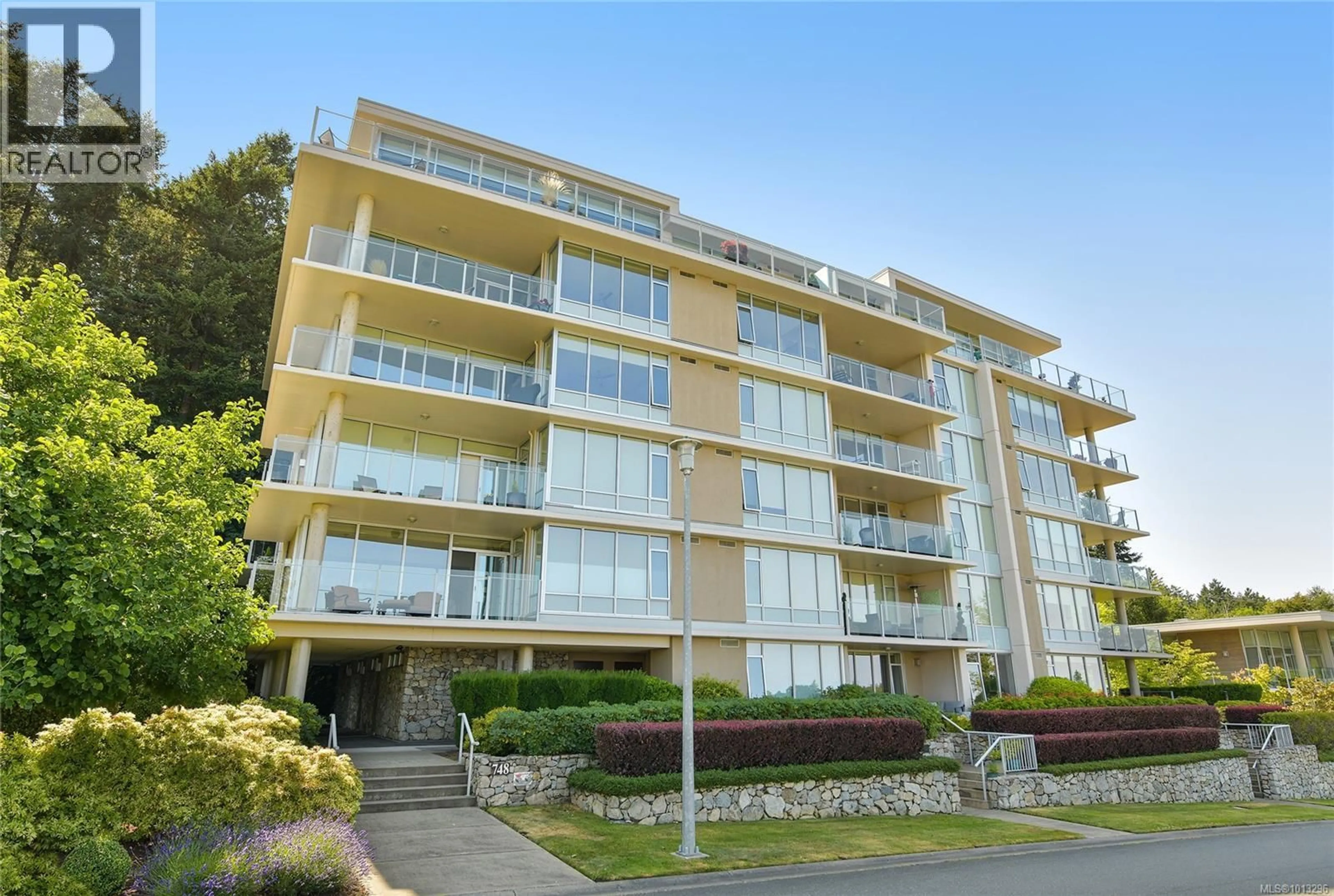 Unknown for 502 - 748 SAYWARD HILL TERRACE, Saanich British Columbia V8Y3K1