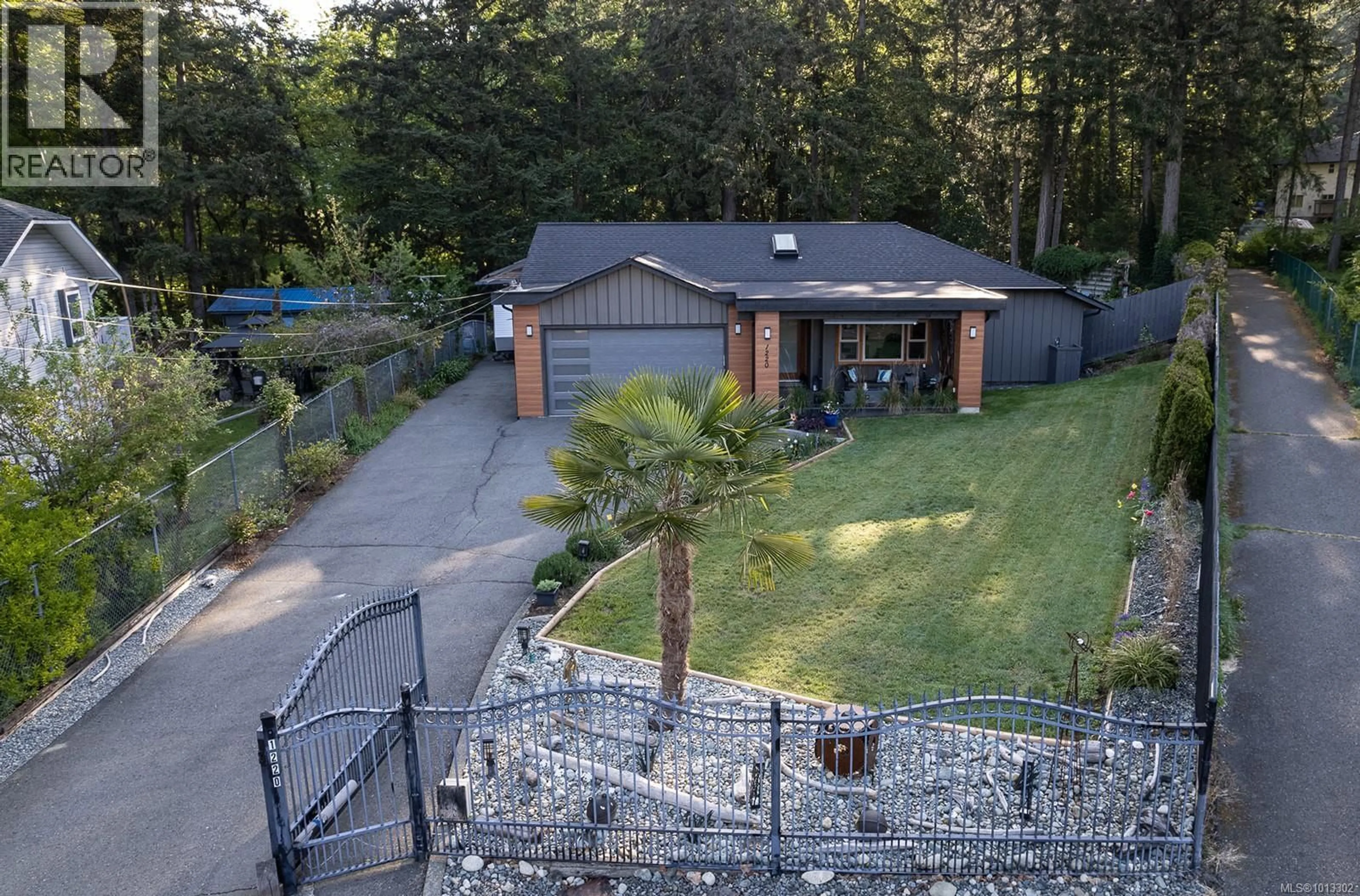 A pic from outside/outdoor area/front of a property/back of a property/a pic from drone, street for 1220 MARGARET PLACE, Duncan British Columbia V9L5R6