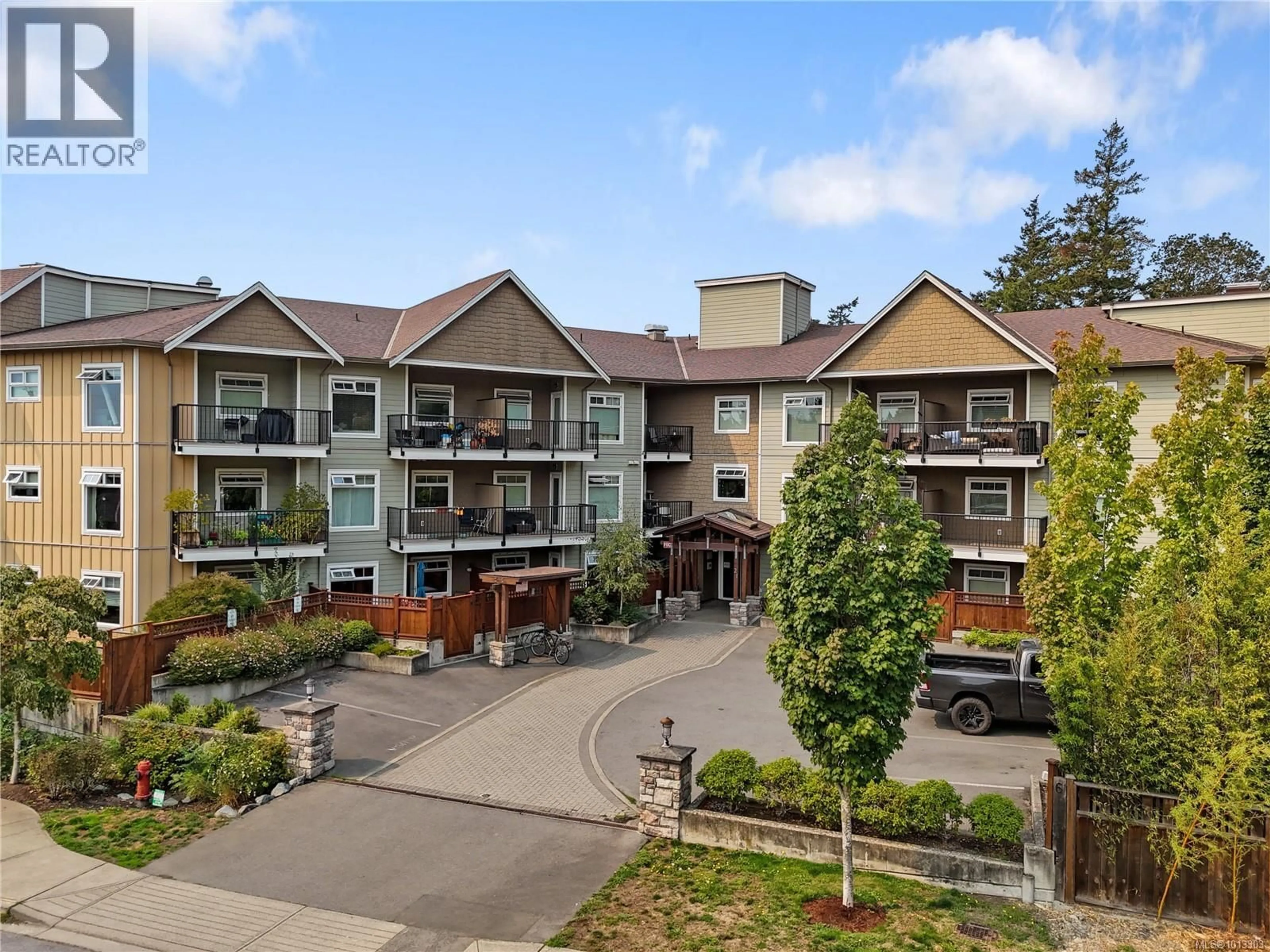 A pic from outside/outdoor area/front of a property/back of a property/a pic from drone, unknown for 110 - 21 CONARD STREET, View Royal British Columbia V8Z0C4