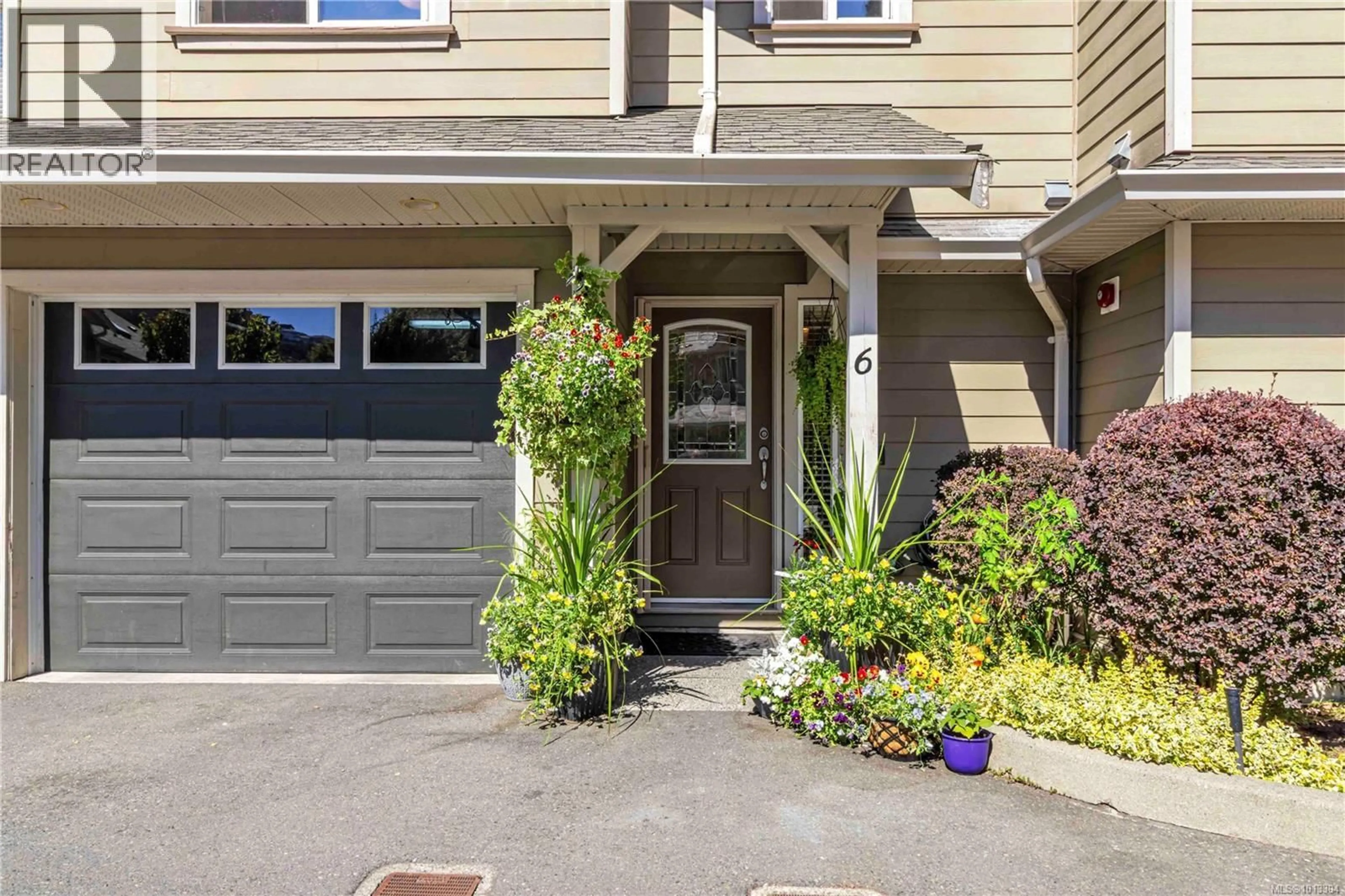 Indoor entryway for 6 - 199 ATKINS ROAD, View Royal British Columbia V9B2Z9