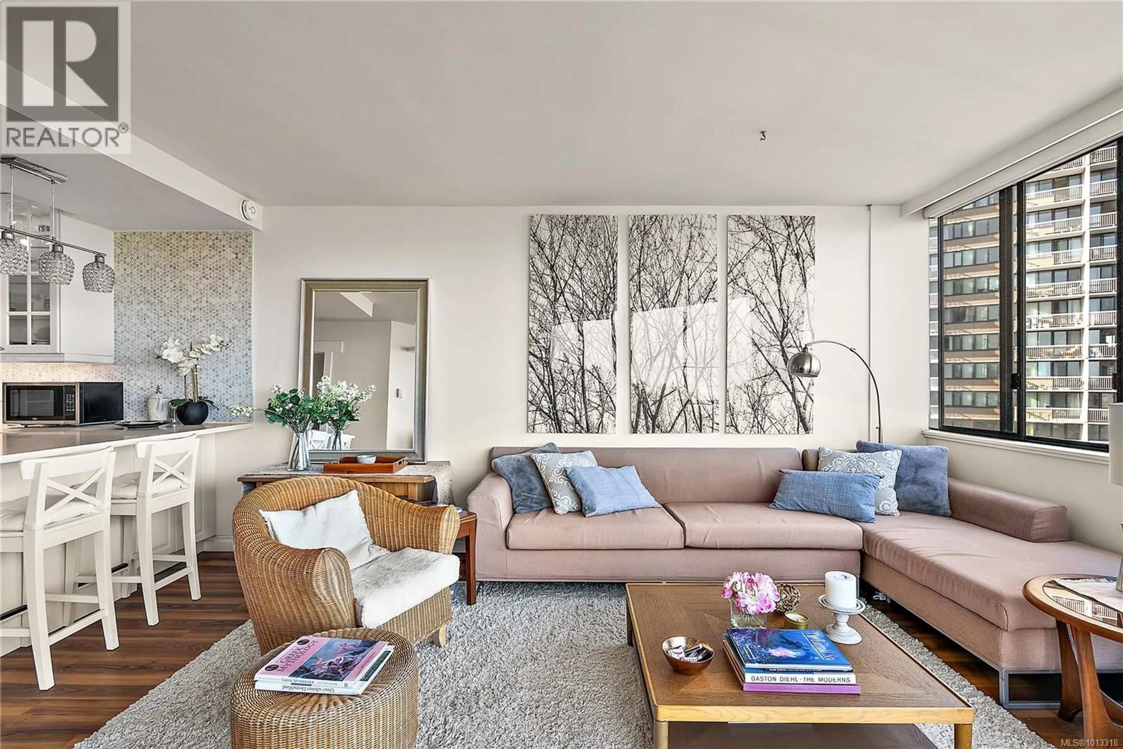 Living room with furniture, unknown for 1507 - 620 TORONTO STREET, Victoria British Columbia V8V1P7