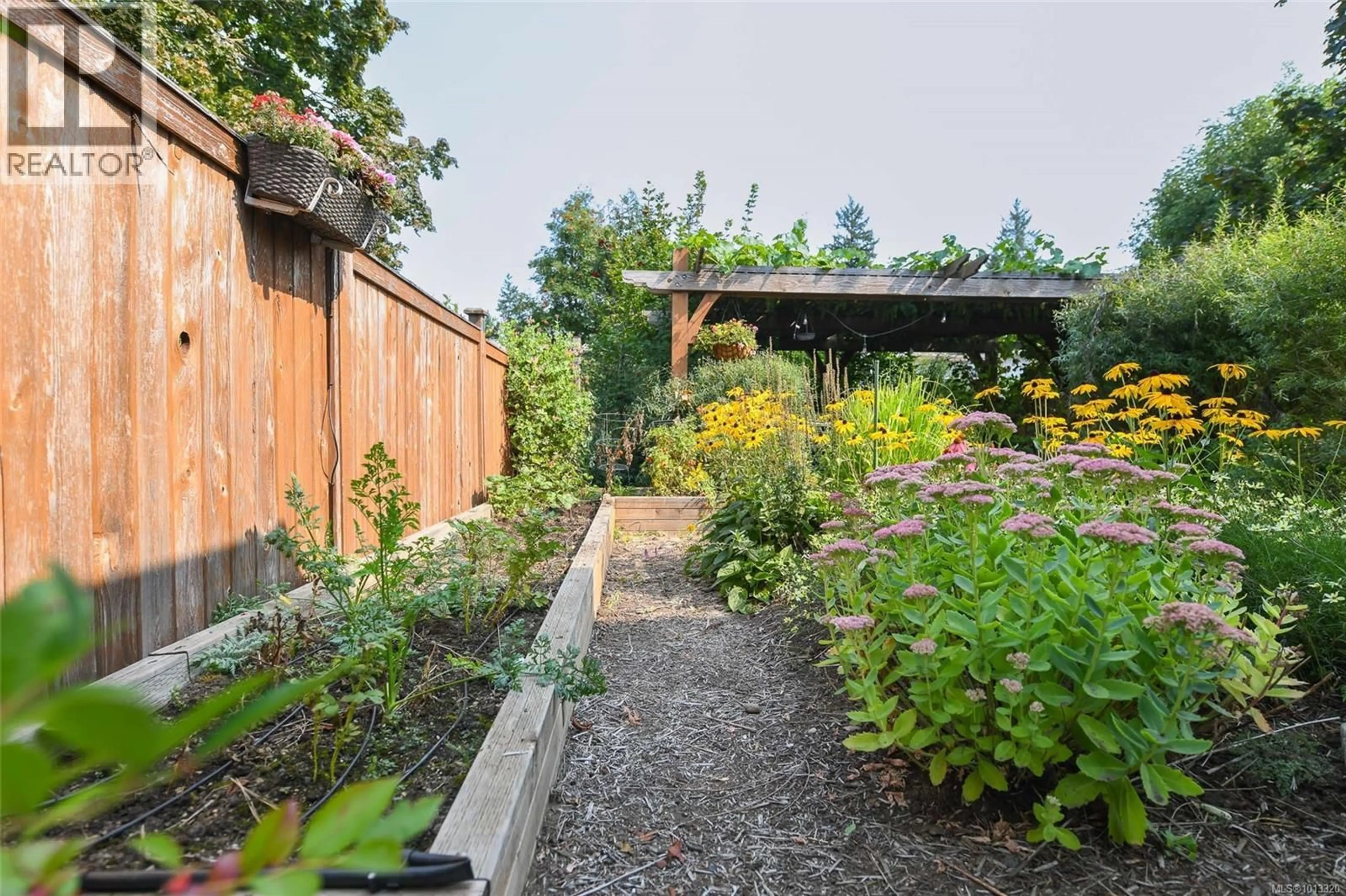 Patio, street for A - 4684 MACINTYRE AVENUE, Courtenay British Columbia V9N6R2