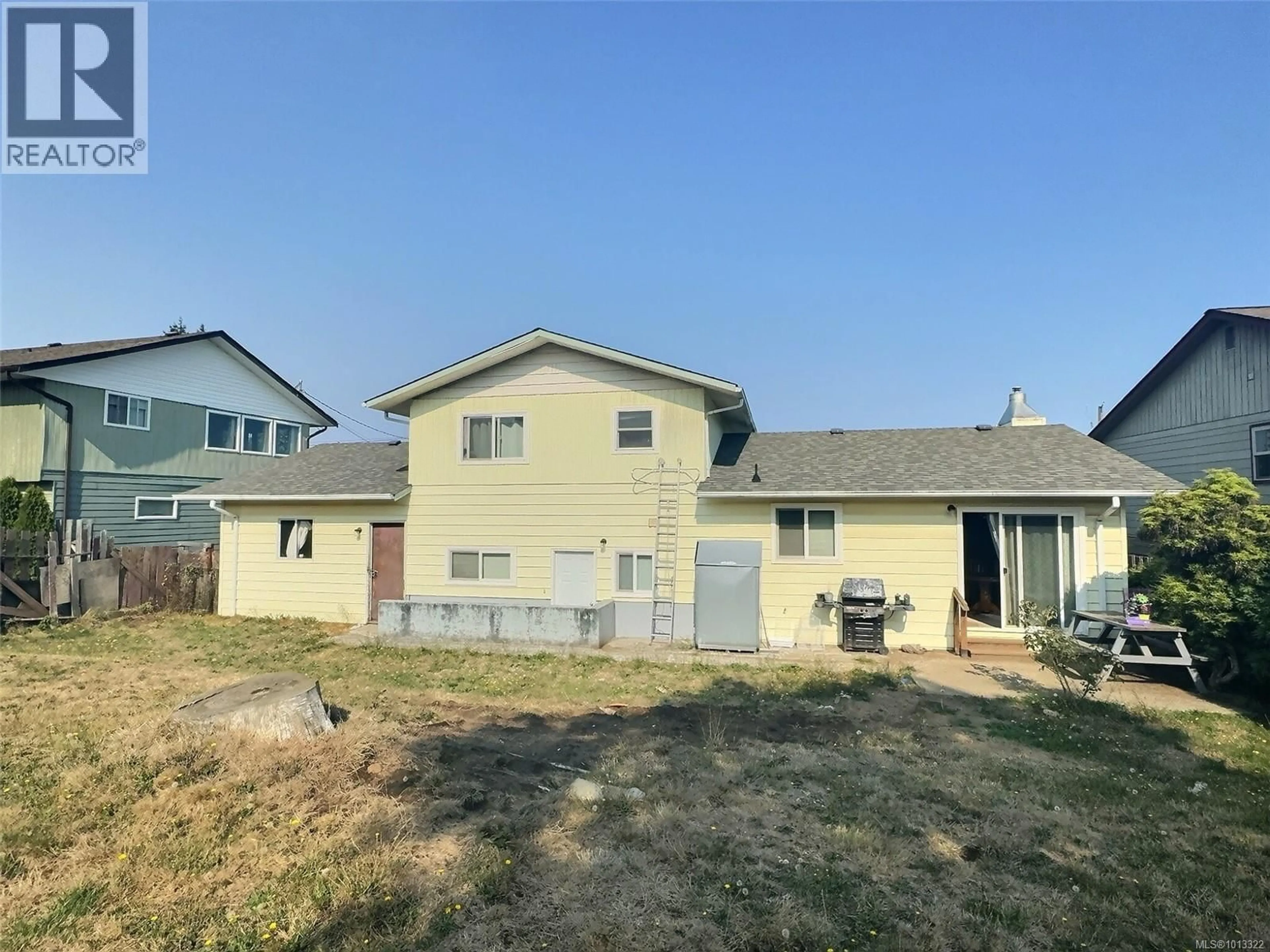 A pic from outside/outdoor area/front of a property/back of a property/a pic from drone, unknown for 538 CORMORANT ROAD, Campbell River British Columbia V9W5Z6