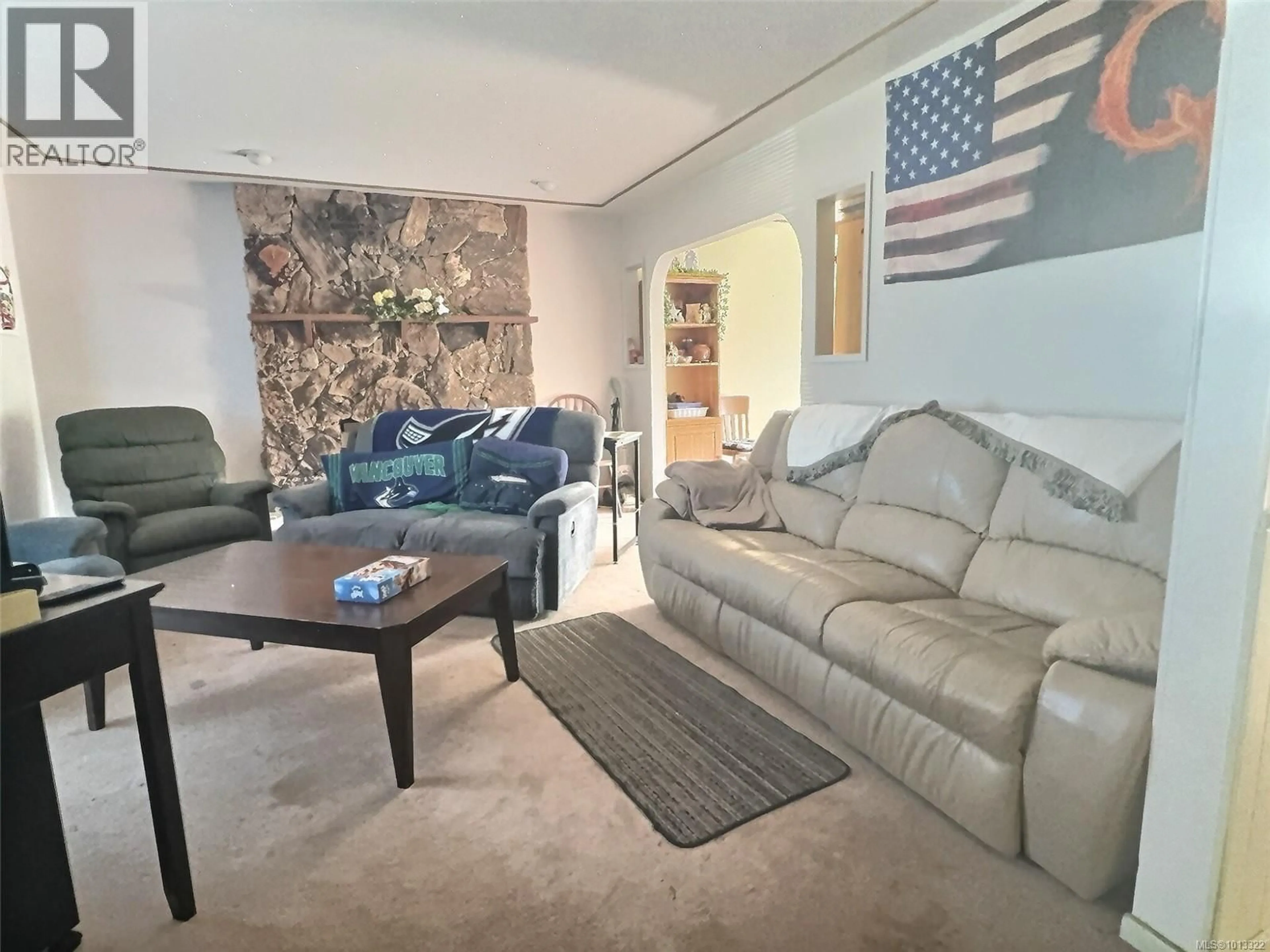 Living room with furniture, unknown for 538 CORMORANT ROAD, Campbell River British Columbia V9W5Z6