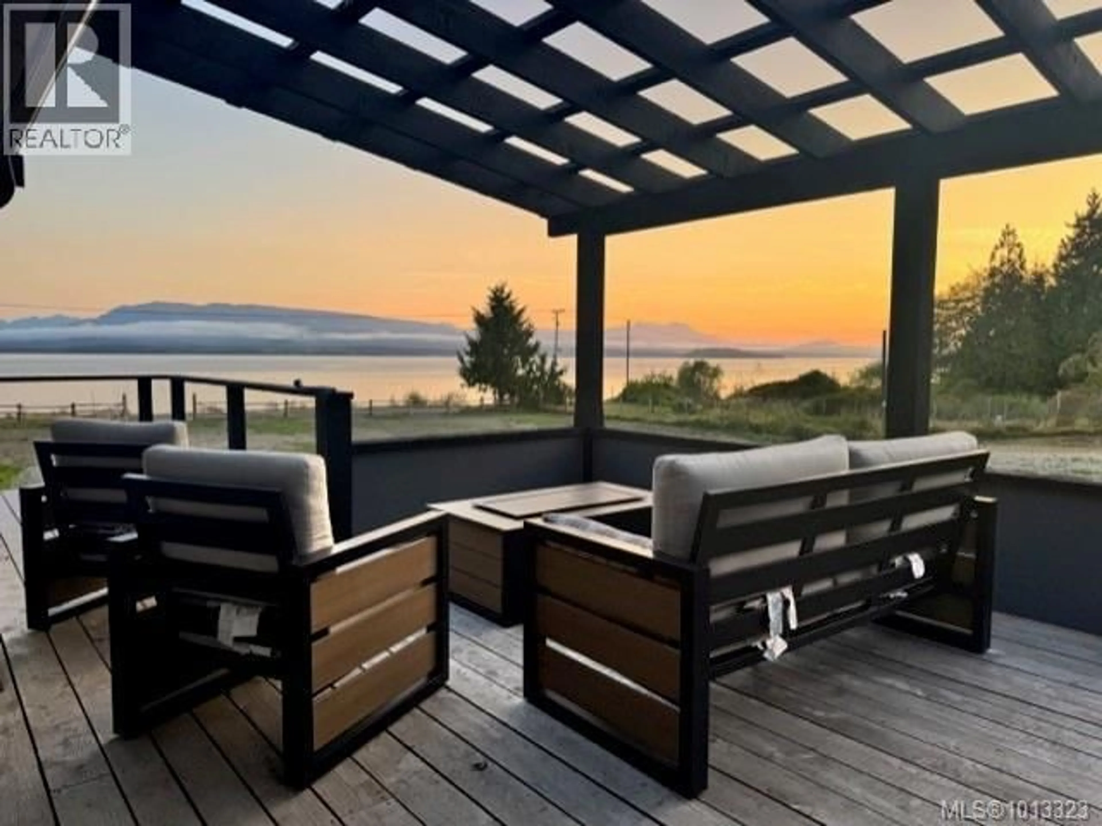 Patio, water/lake/river/ocean view for 305 KALEVA ROAD, Sointula British Columbia V0N3E0