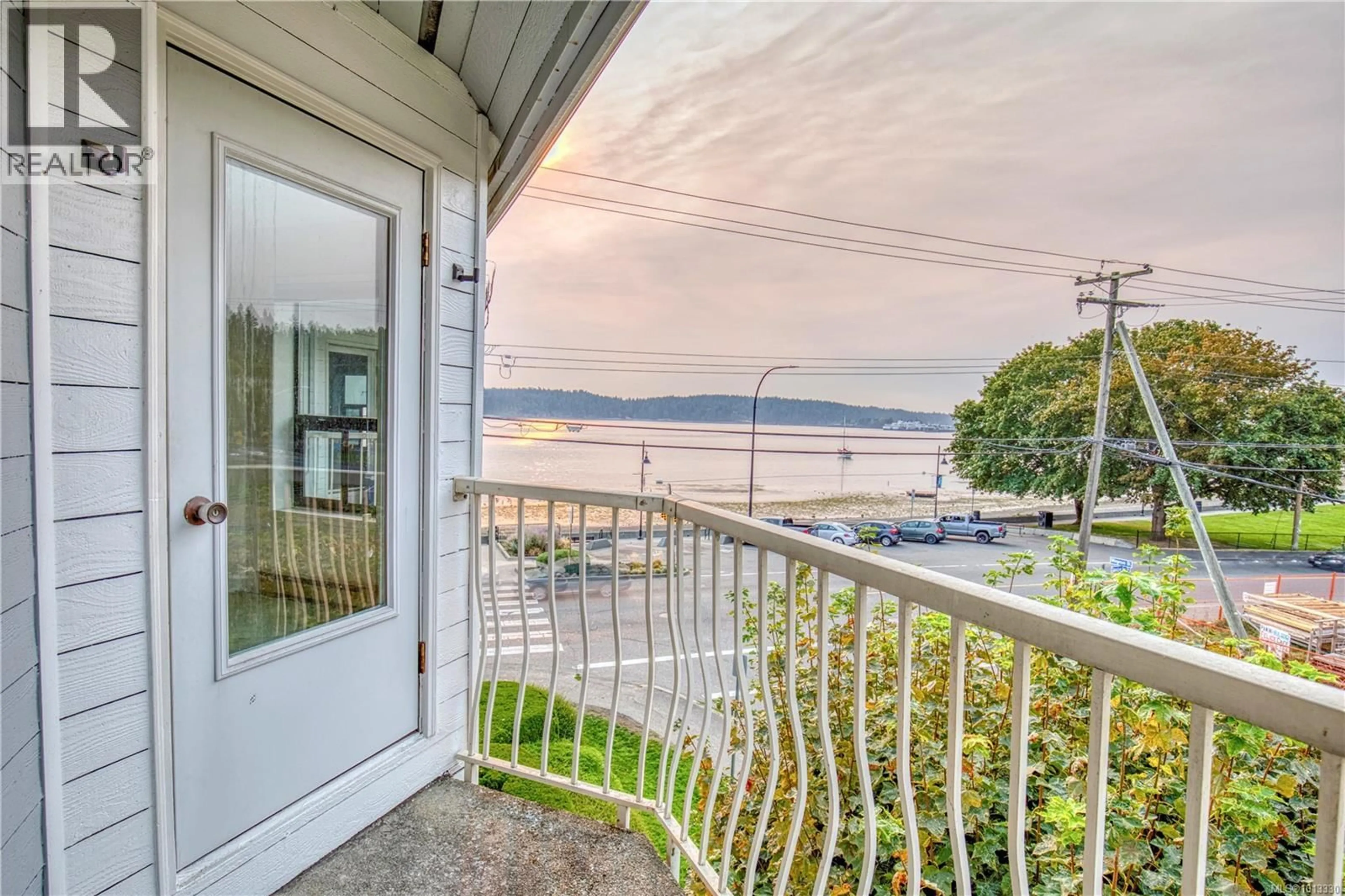 Patio, water/lake/river/ocean view for 308 - 2815 DEPARTURE BAY ROAD, Nanaimo British Columbia V9S5P4