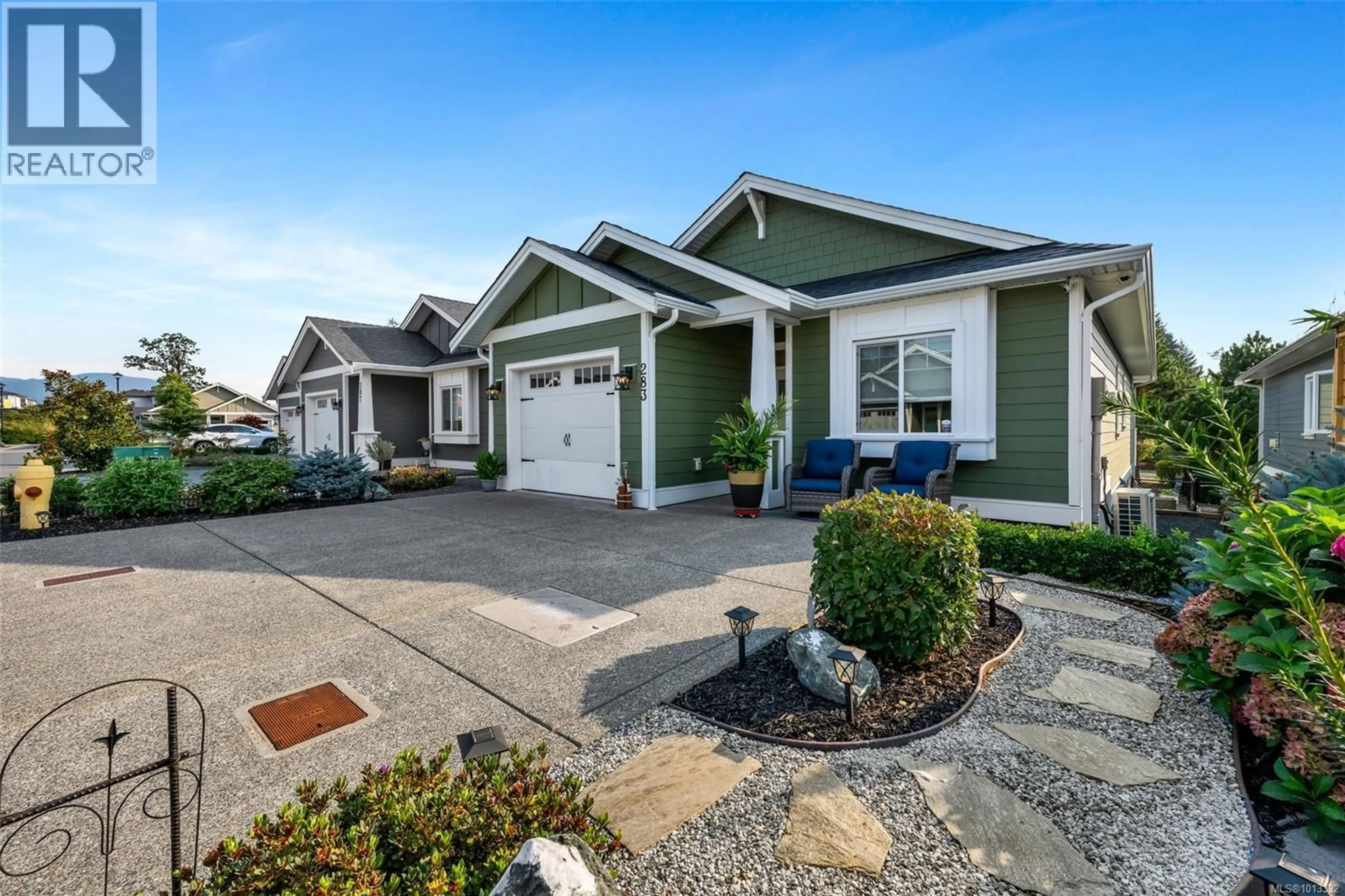 Home with vinyl exterior material, street for 283 EDGEWOOD CRESCENT, Duncan British Columbia V9L0G6