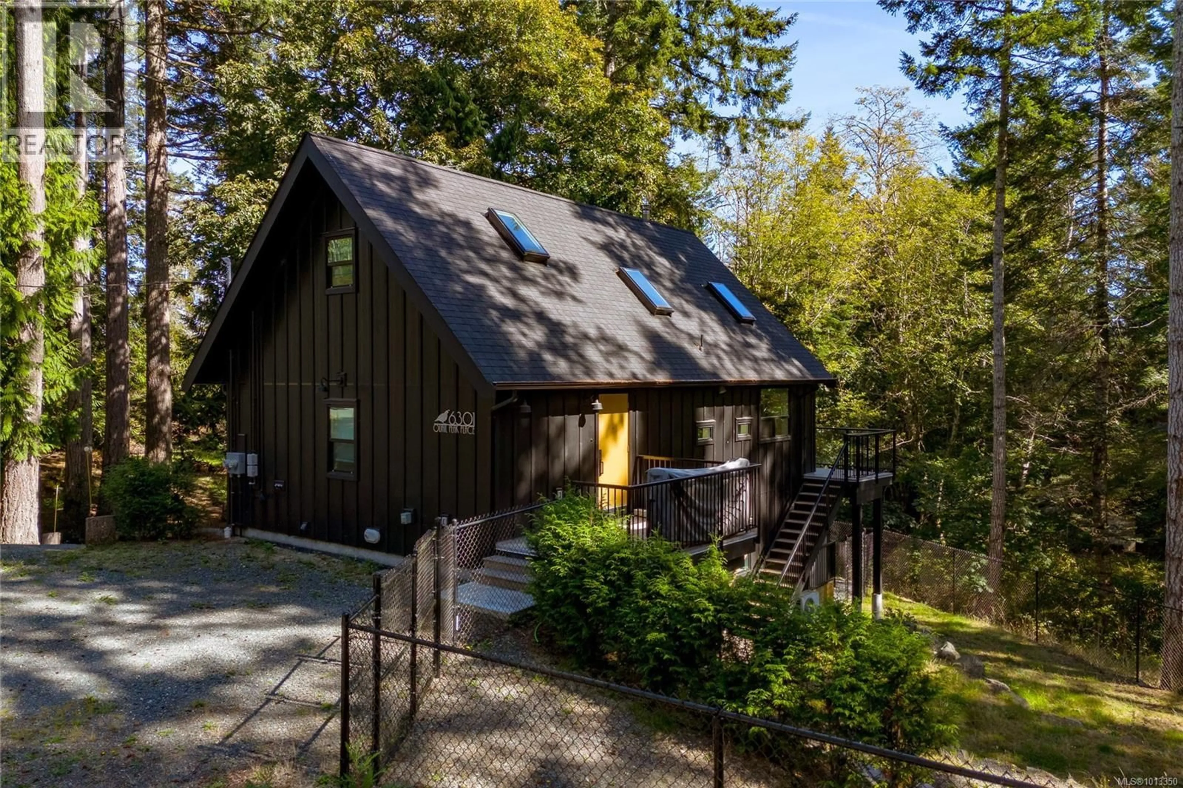 A pic from outside/outdoor area/front of a property/back of a property/a pic from drone, unknown for 6301 QUAIL PEAK PLACE, Sooke British Columbia V9Z1A9
