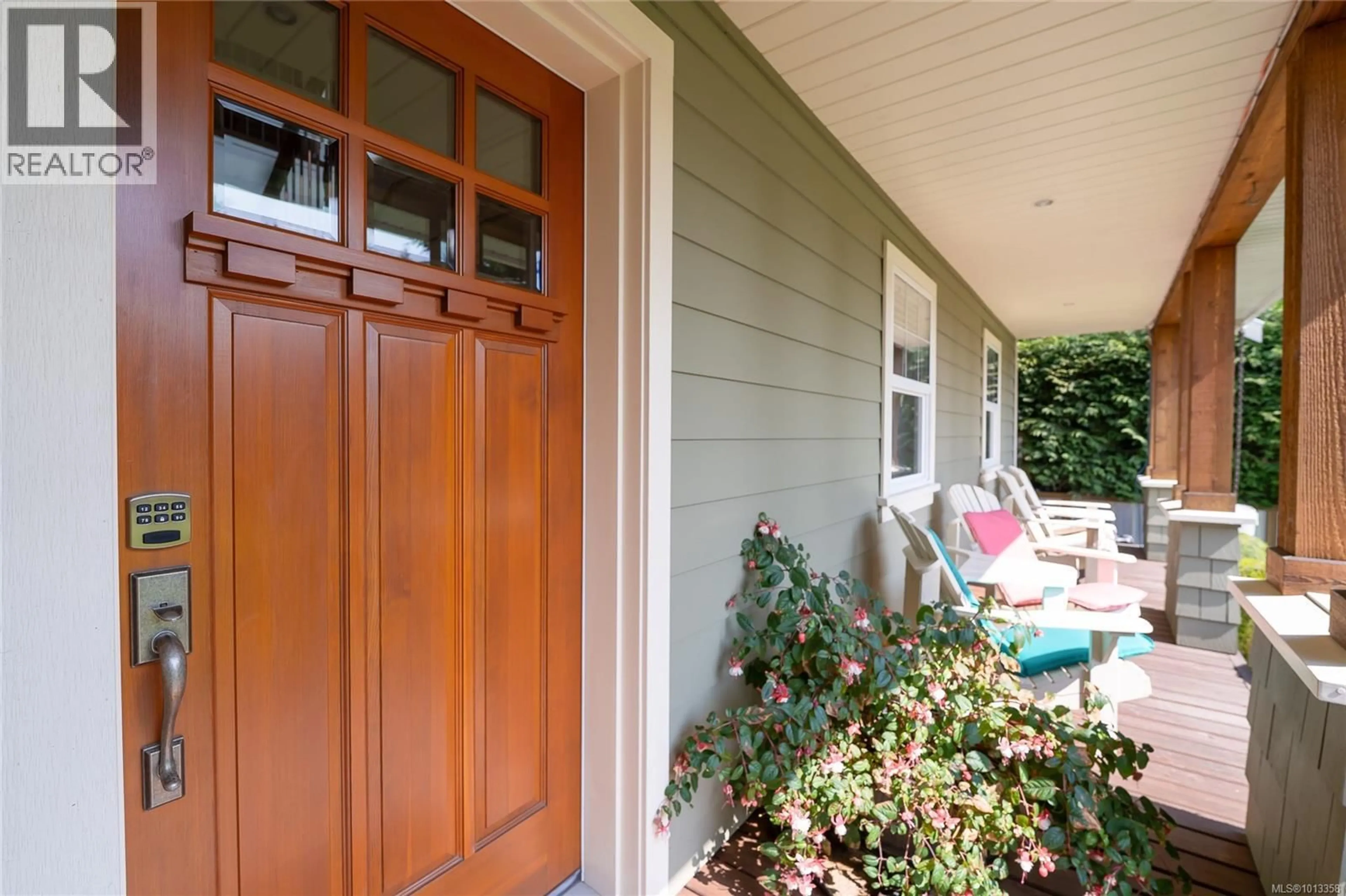 Indoor entryway for 662 HOYLAKE AVENUE, Langford British Columbia V9B3P7