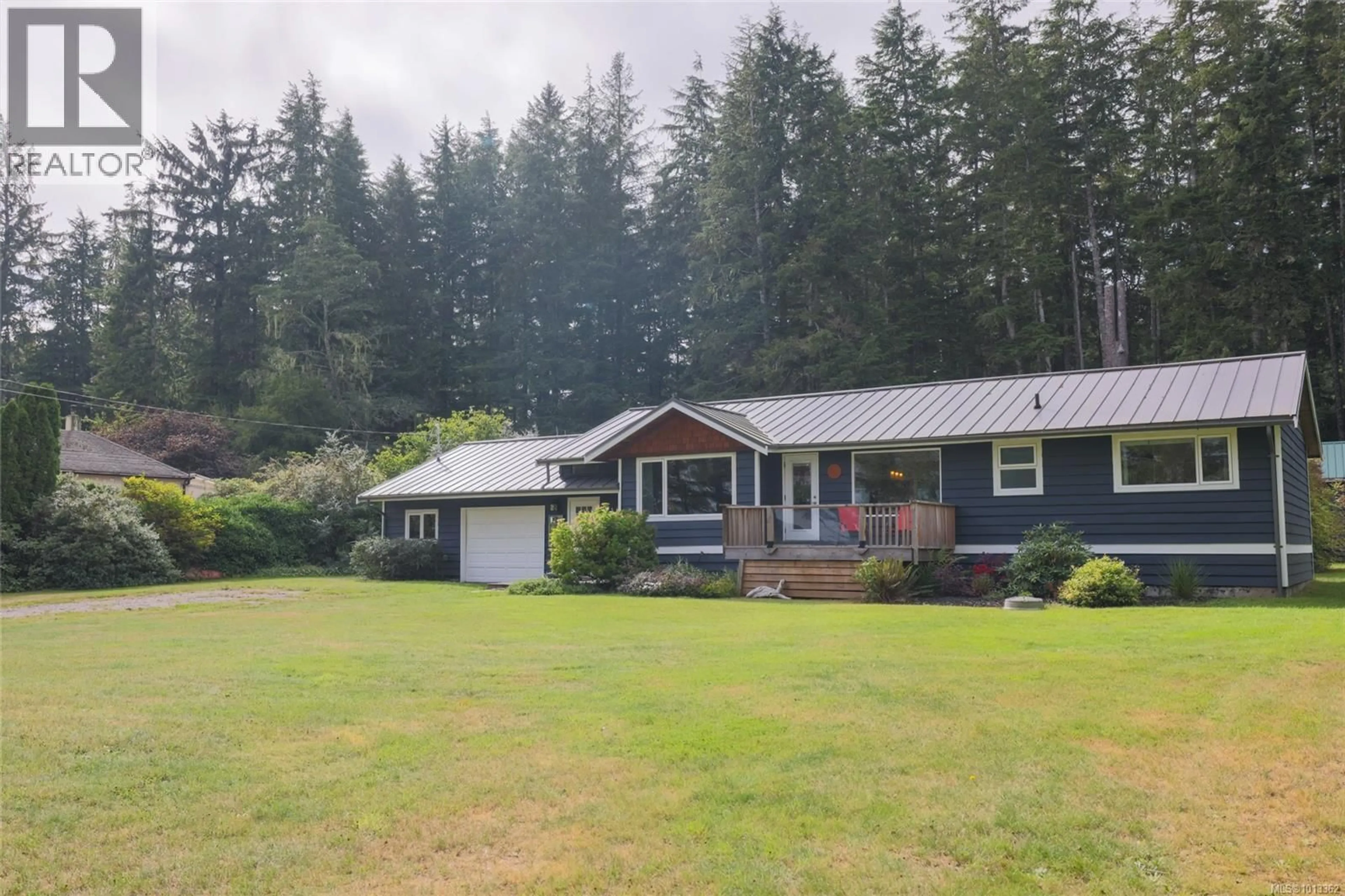 A pic from outside/outdoor area/front of a property/back of a property/a pic from drone, unknown for 6280 STOREY'S BEACH ROAD, Port Hardy British Columbia V0N2P0