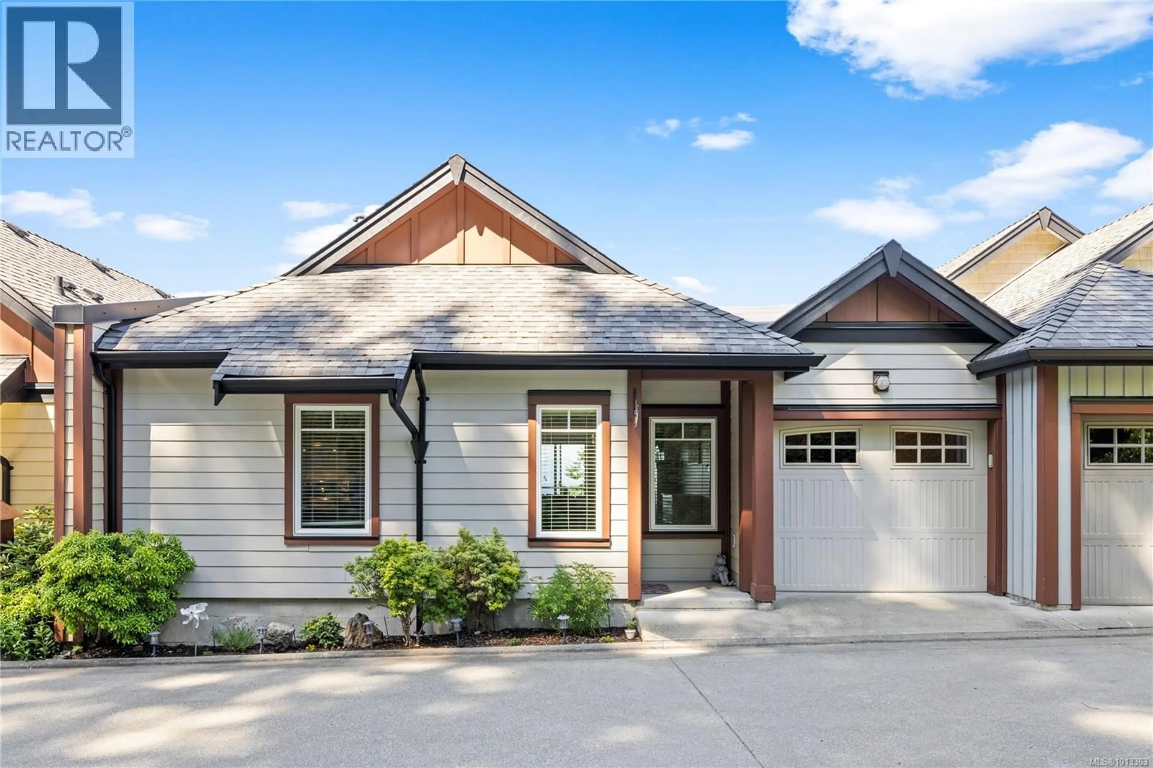 Home with vinyl exterior material, street for 106 - 4745 GRANDVIEW COURT, Nanaimo British Columbia V9T0C1