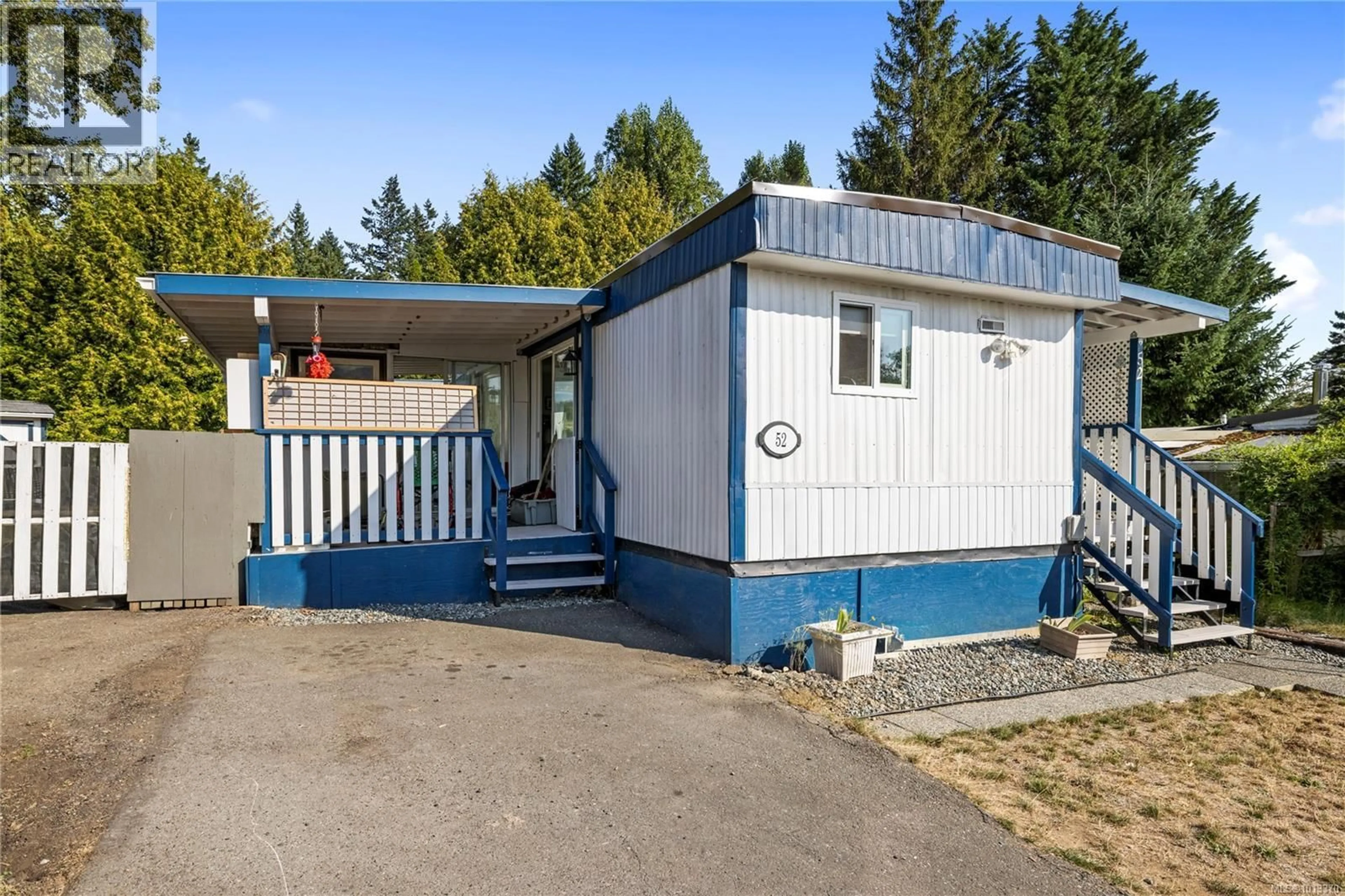 Home with vinyl exterior material, street for 52 HONEY DRIVE, Nanaimo British Columbia V9R5N1