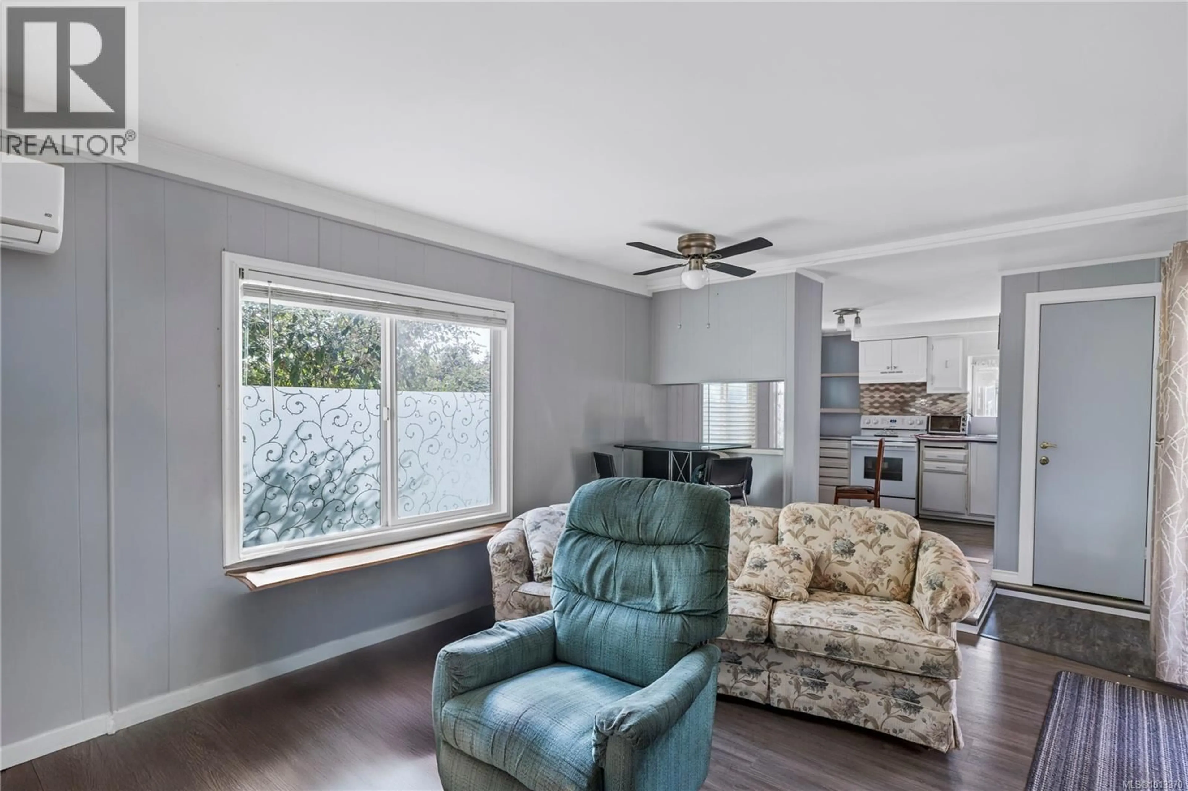 Living room with furniture, unknown for 52 HONEY DRIVE, Nanaimo British Columbia V9R5N1