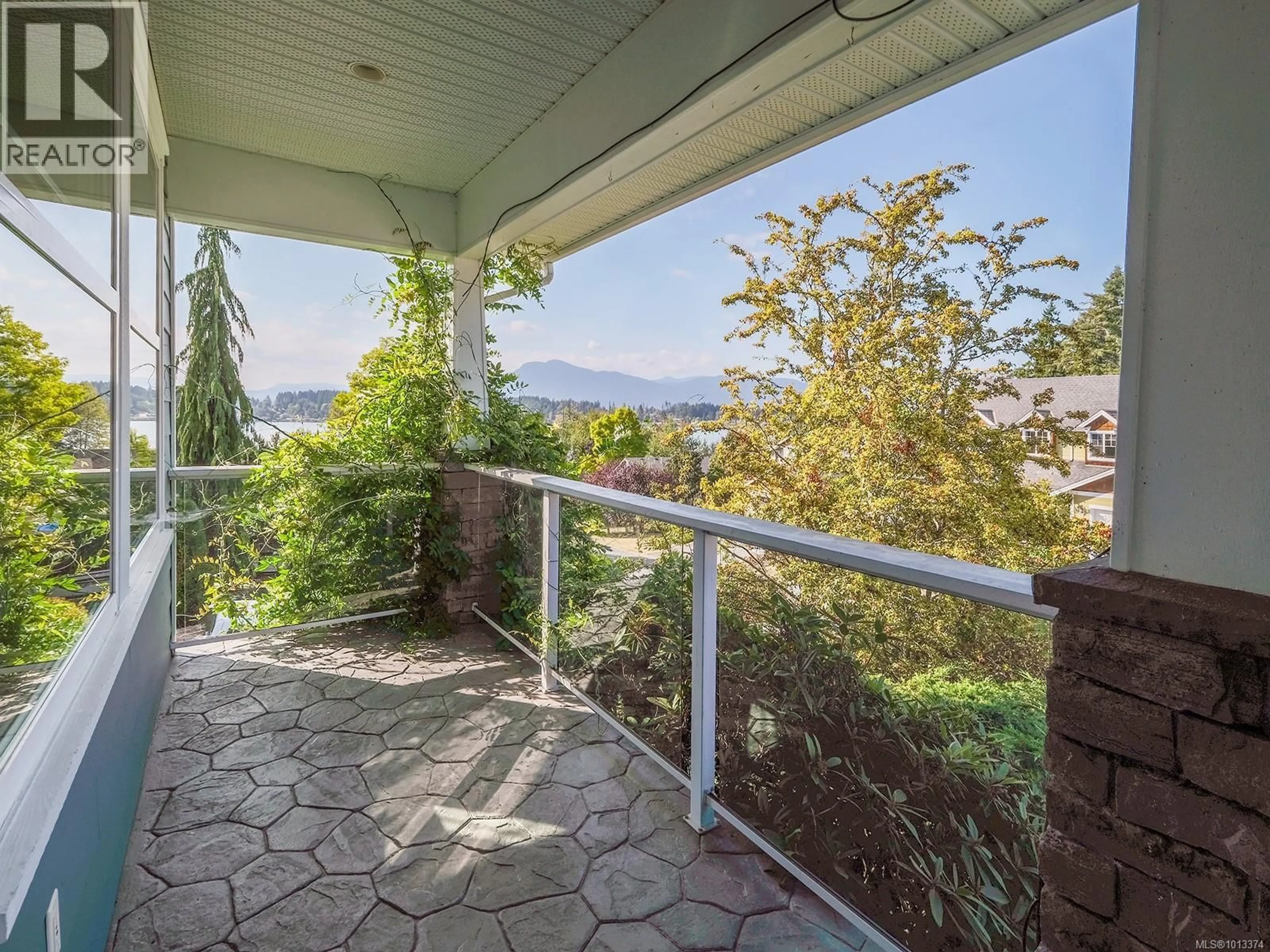 Patio, mountain view for 1858 STERLING RIDGE PLACE, Duncan British Columbia V9L5N2