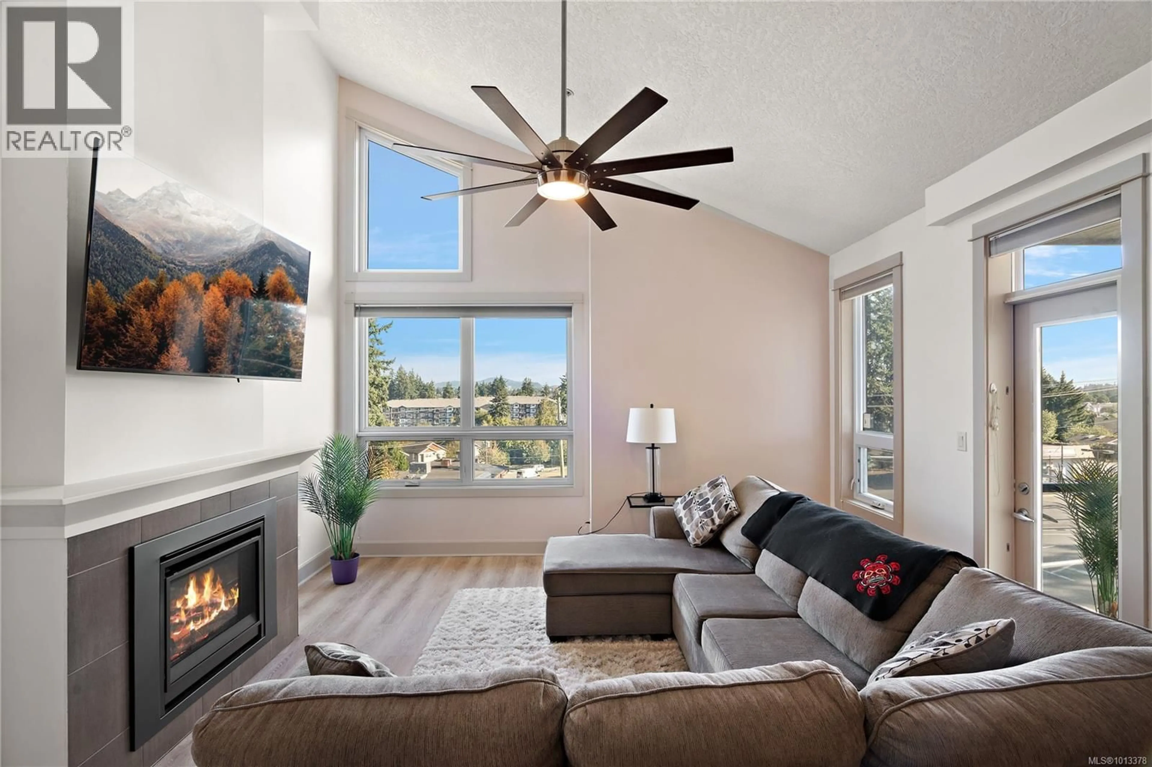 Living room with furniture, unknown for 308 - 3210 JACKLIN ROAD, Langford British Columbia V9B0J5