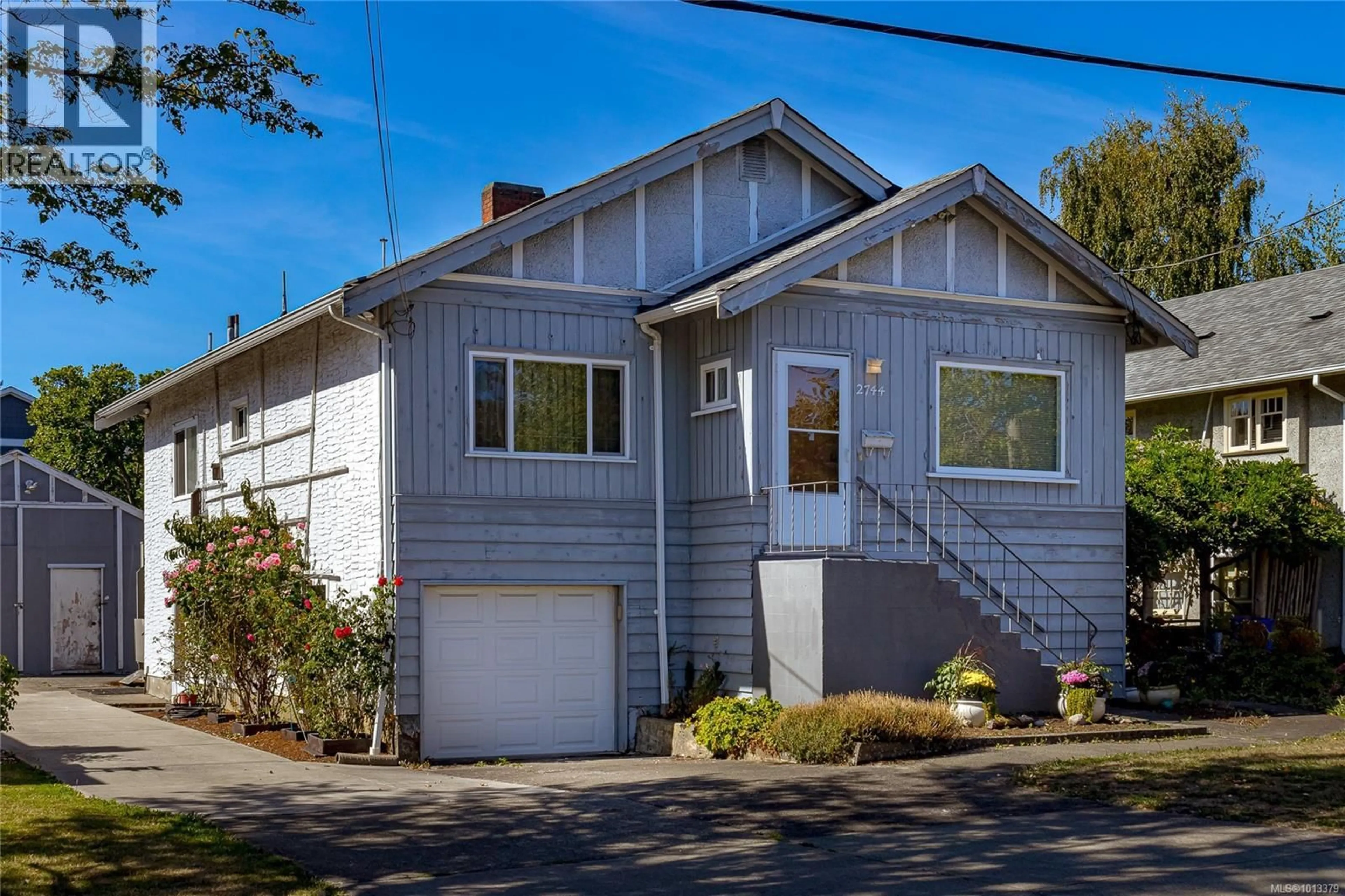 Home with vinyl exterior material, street for 2744 FORBES STREET, Victoria British Columbia V8R4C3