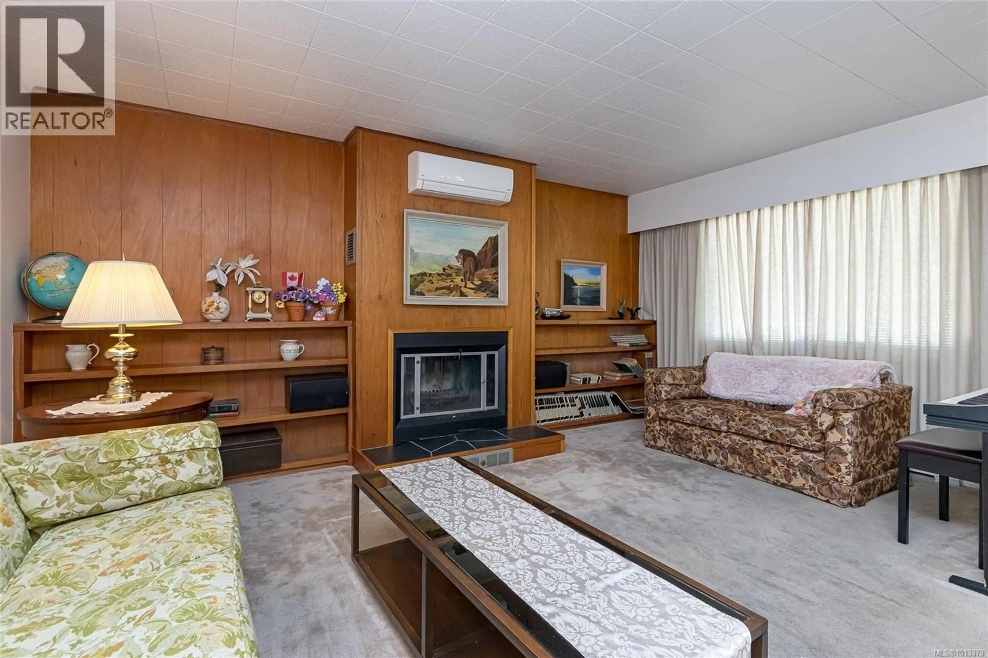 Living room with furniture, unknown for 2744 FORBES STREET, Victoria British Columbia V8R4C3