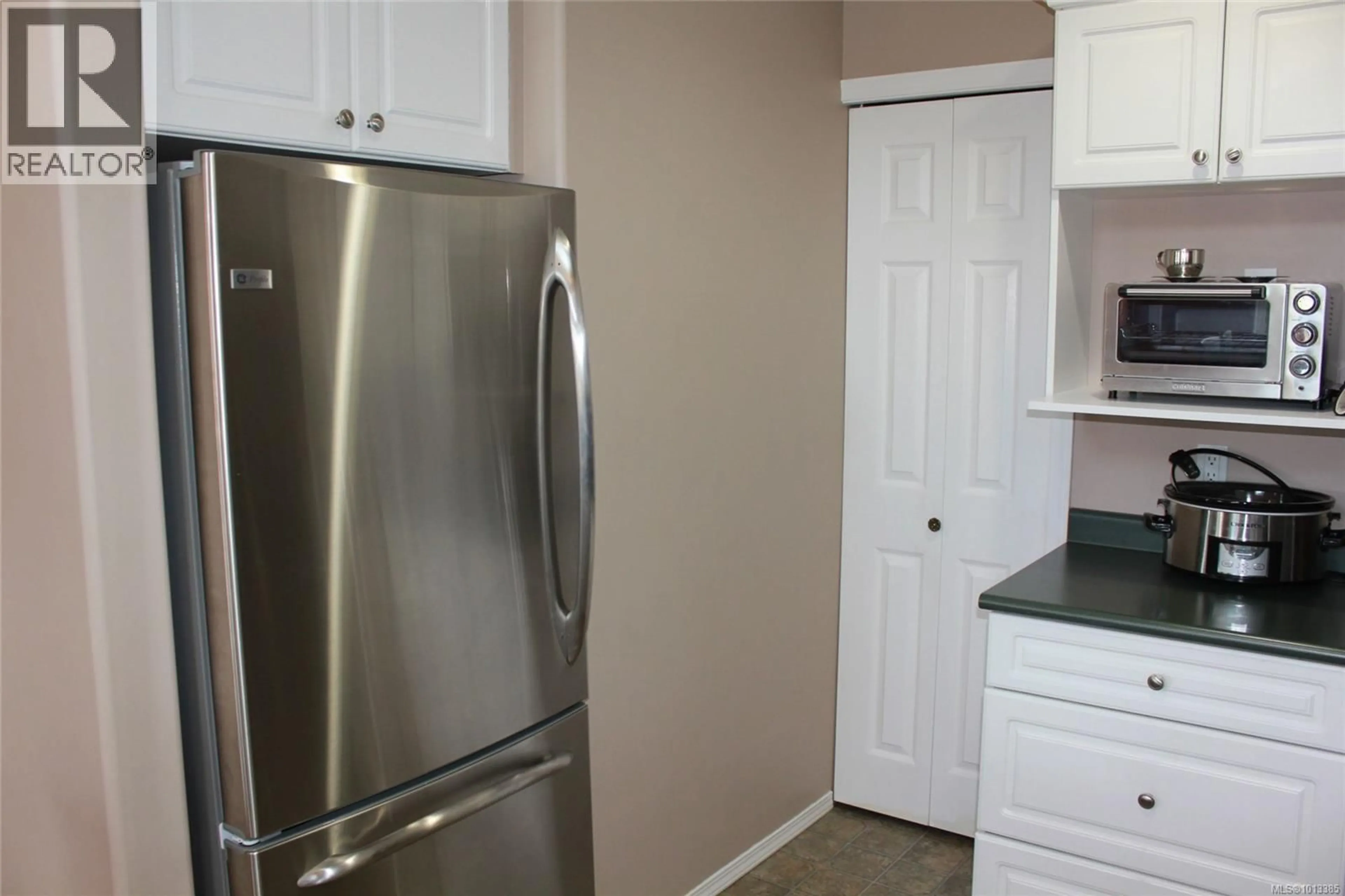 Standard kitchen, unknown for 3168 GOLAB PLACE, Duncan British Columbia V9L5H2