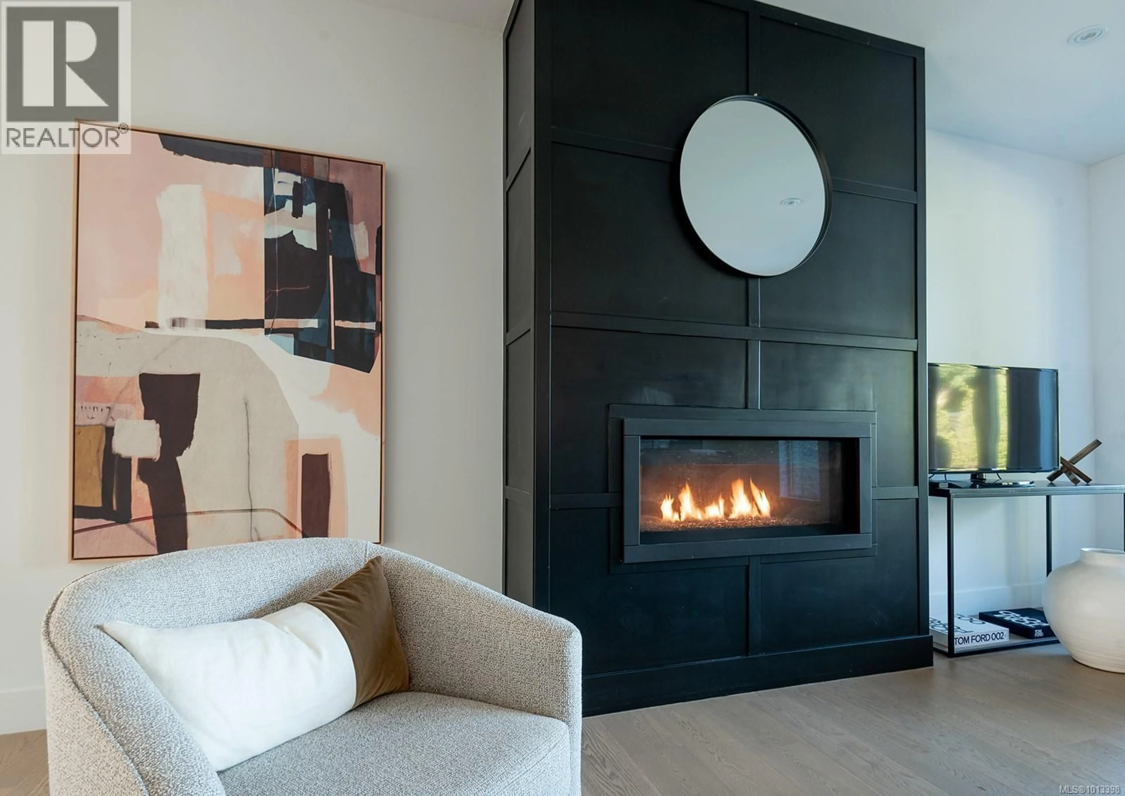 Living room with furniture, unknown for 6400 NEVILANE DRIVE, Duncan British Columbia V9L5S6