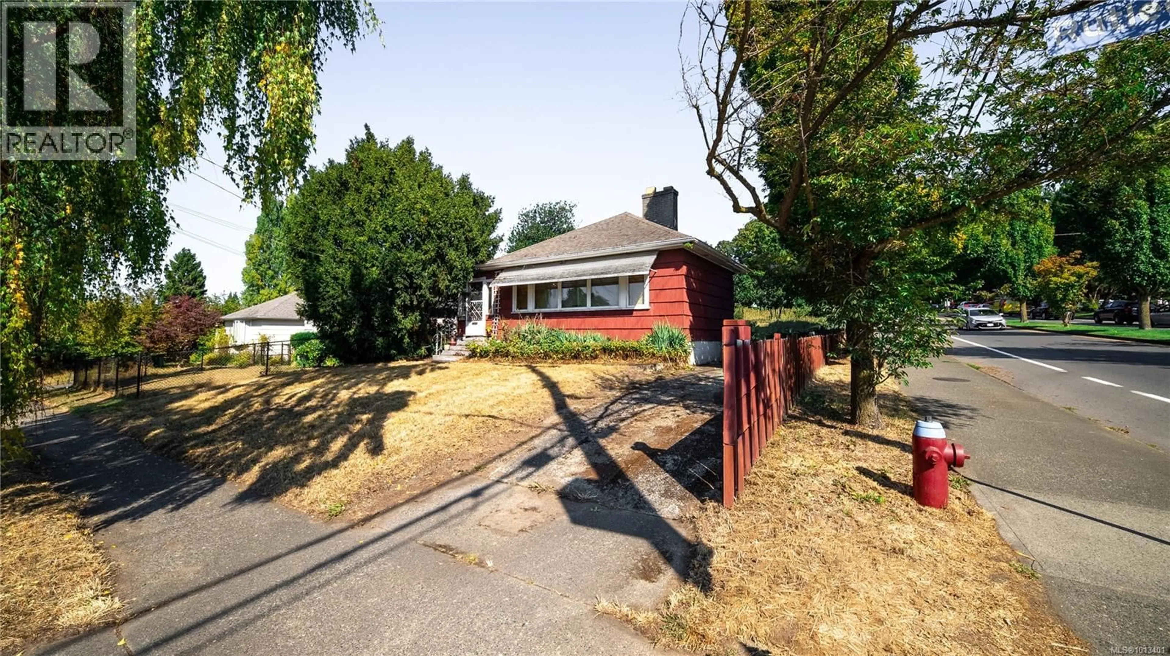 A pic from outside/outdoor area/front of a property/back of a property/a pic from drone, street for 3111 RUTLEDGE STREET, Victoria British Columbia V8X1N3